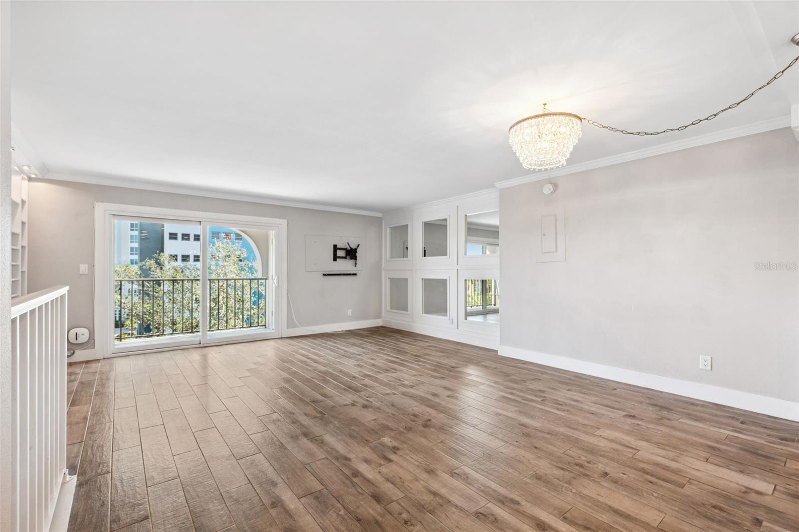105 4TH AVE NE #418