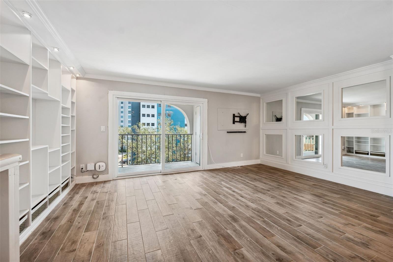 105 4TH AVE NE #418