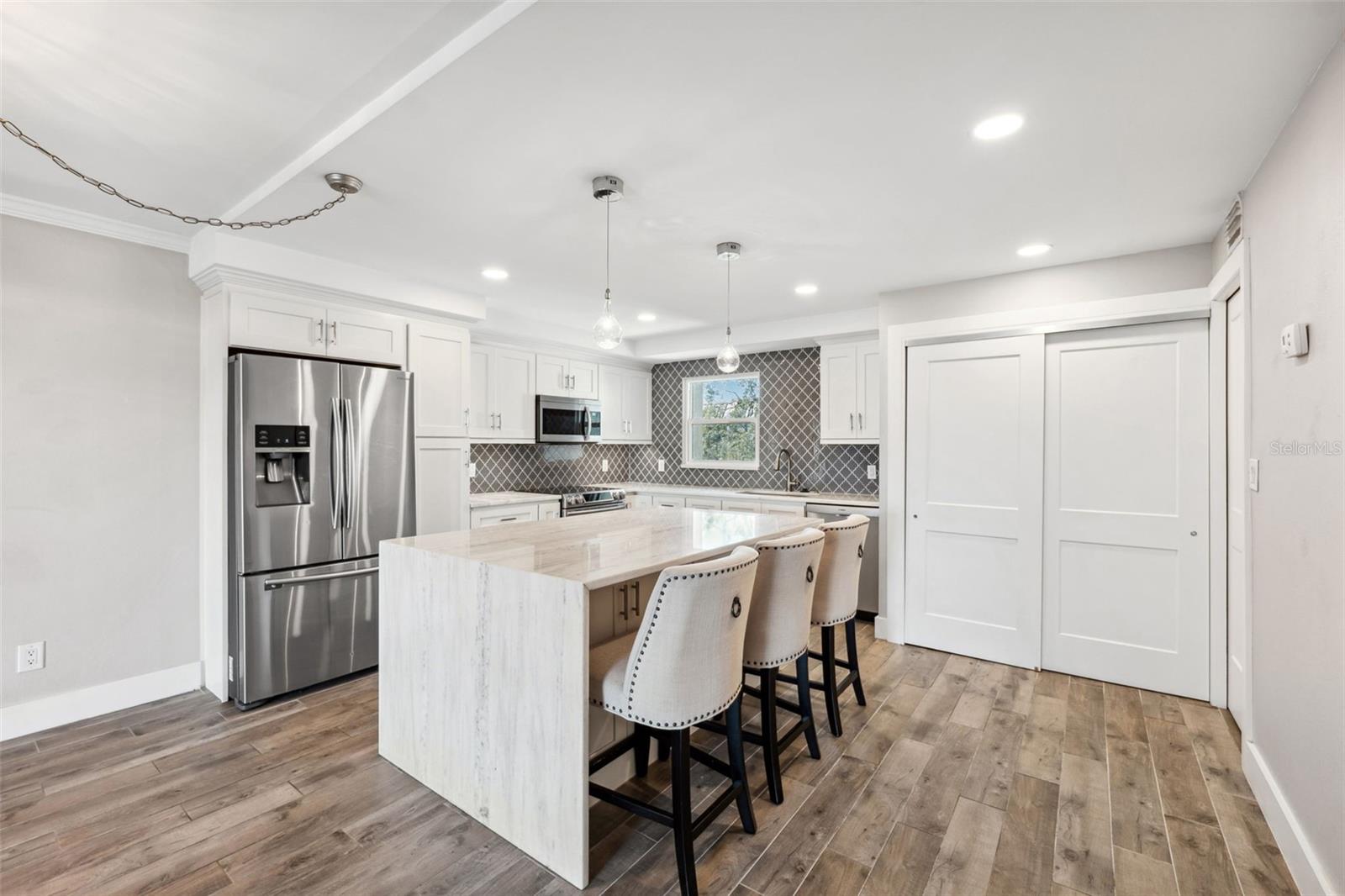 105 4TH AVE NE #418