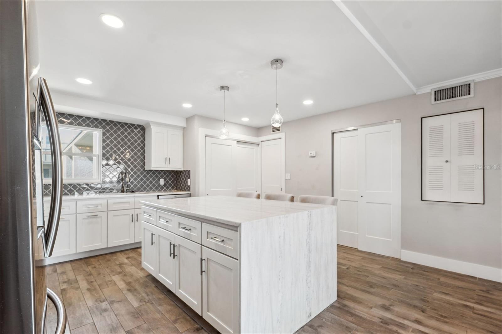 105 4TH AVE NE #418
