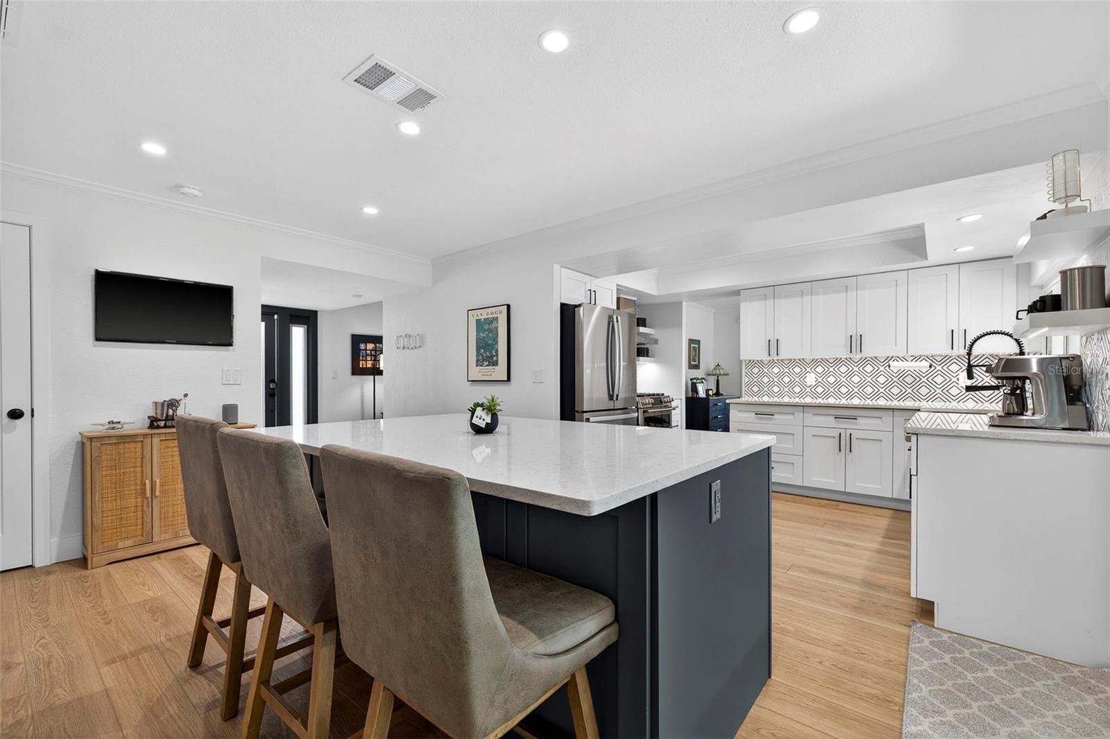 1122 45TH AVE NE