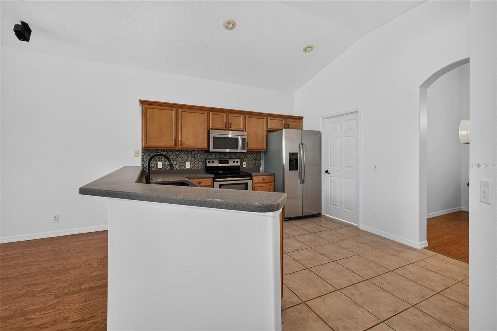 7075 BAYOU WEST PL N
