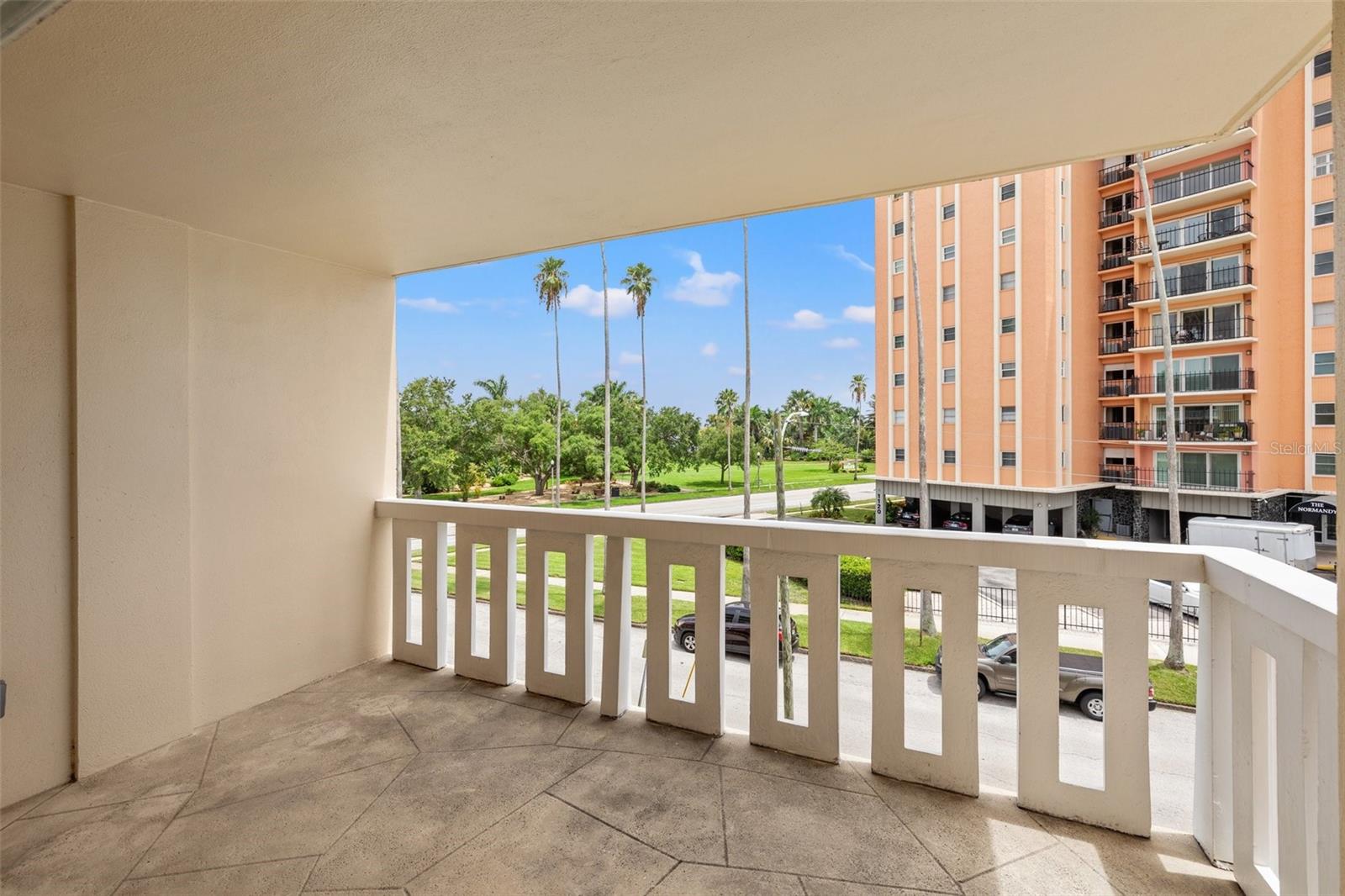 1200 N SHORE DR NE #301