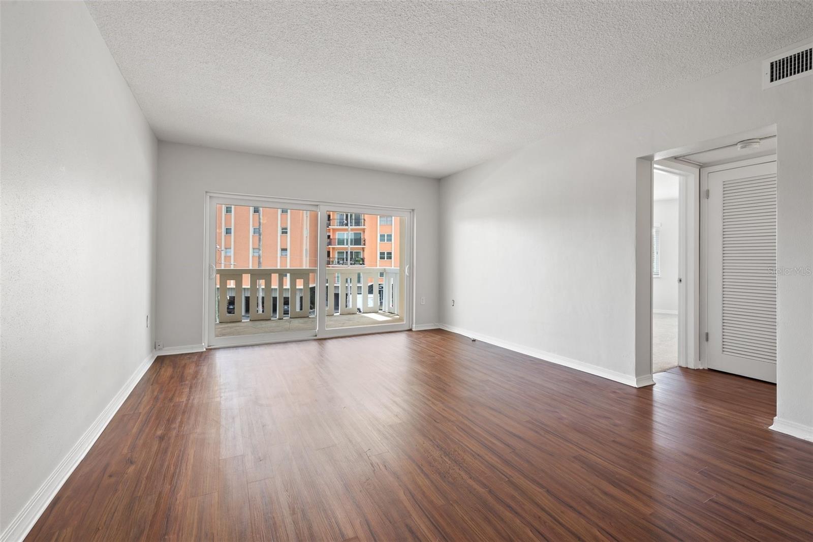 1200 N SHORE DR NE #301