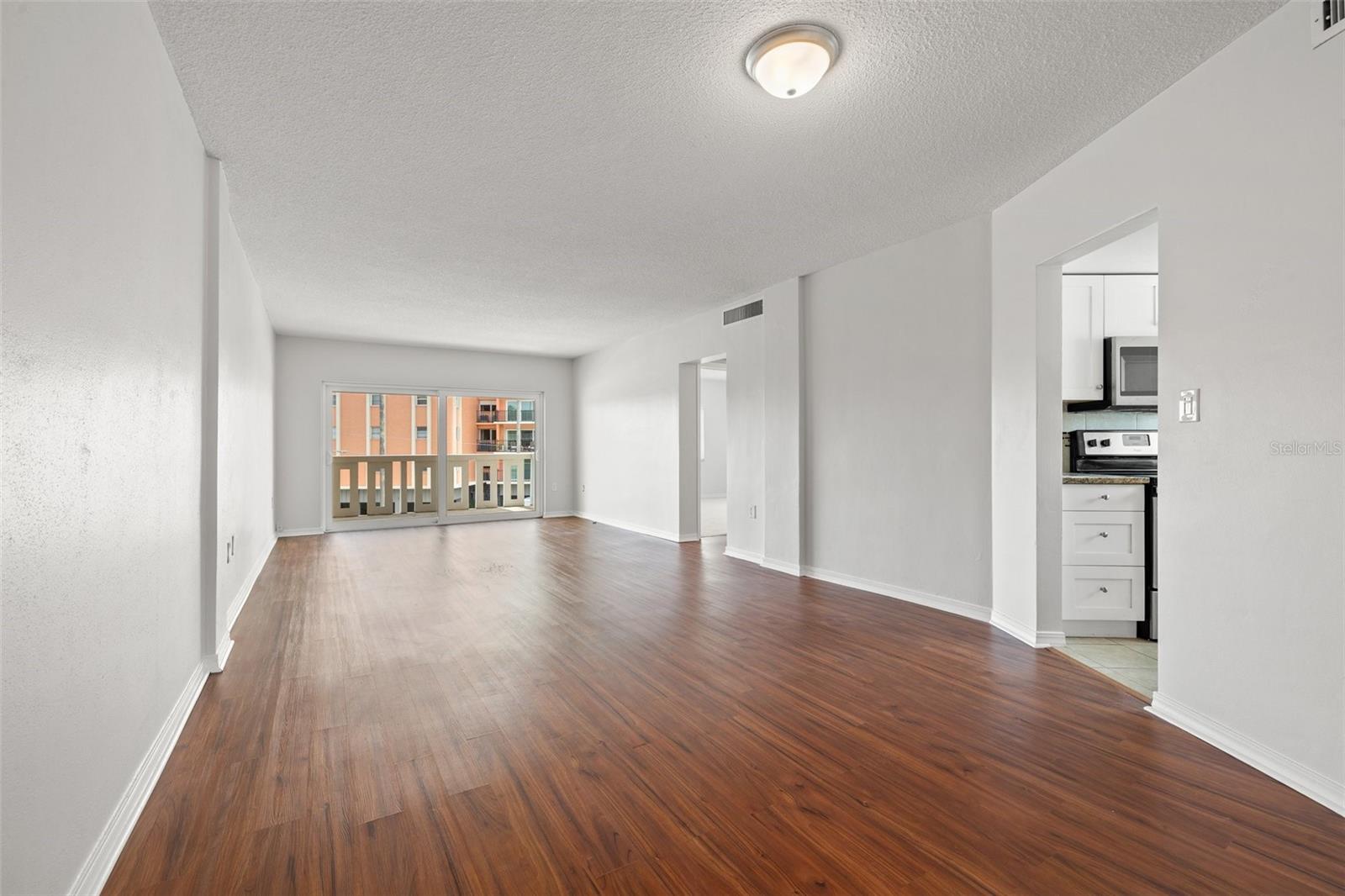 1200 N SHORE DR NE #301