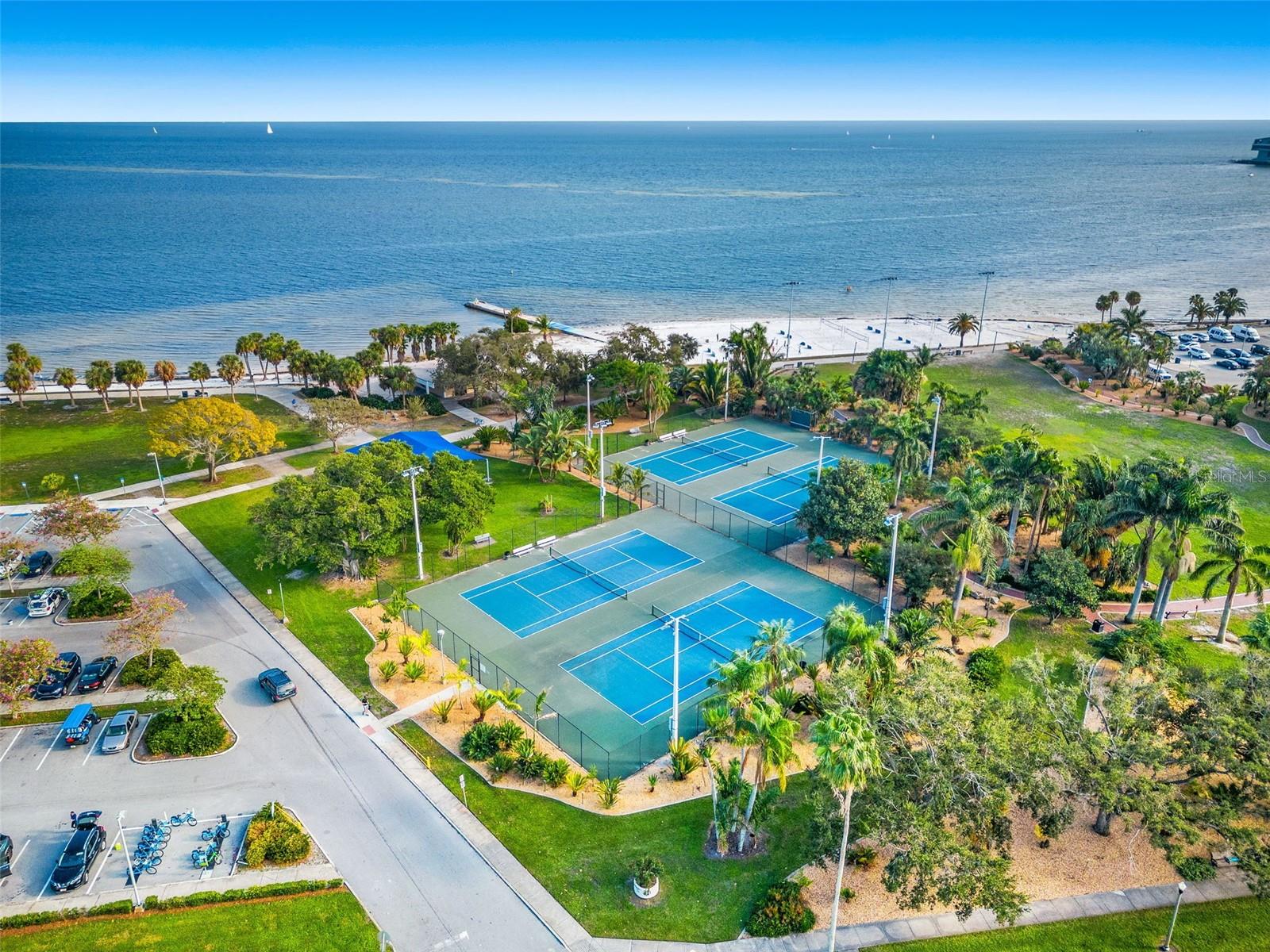 1200 N SHORE DR NE #301