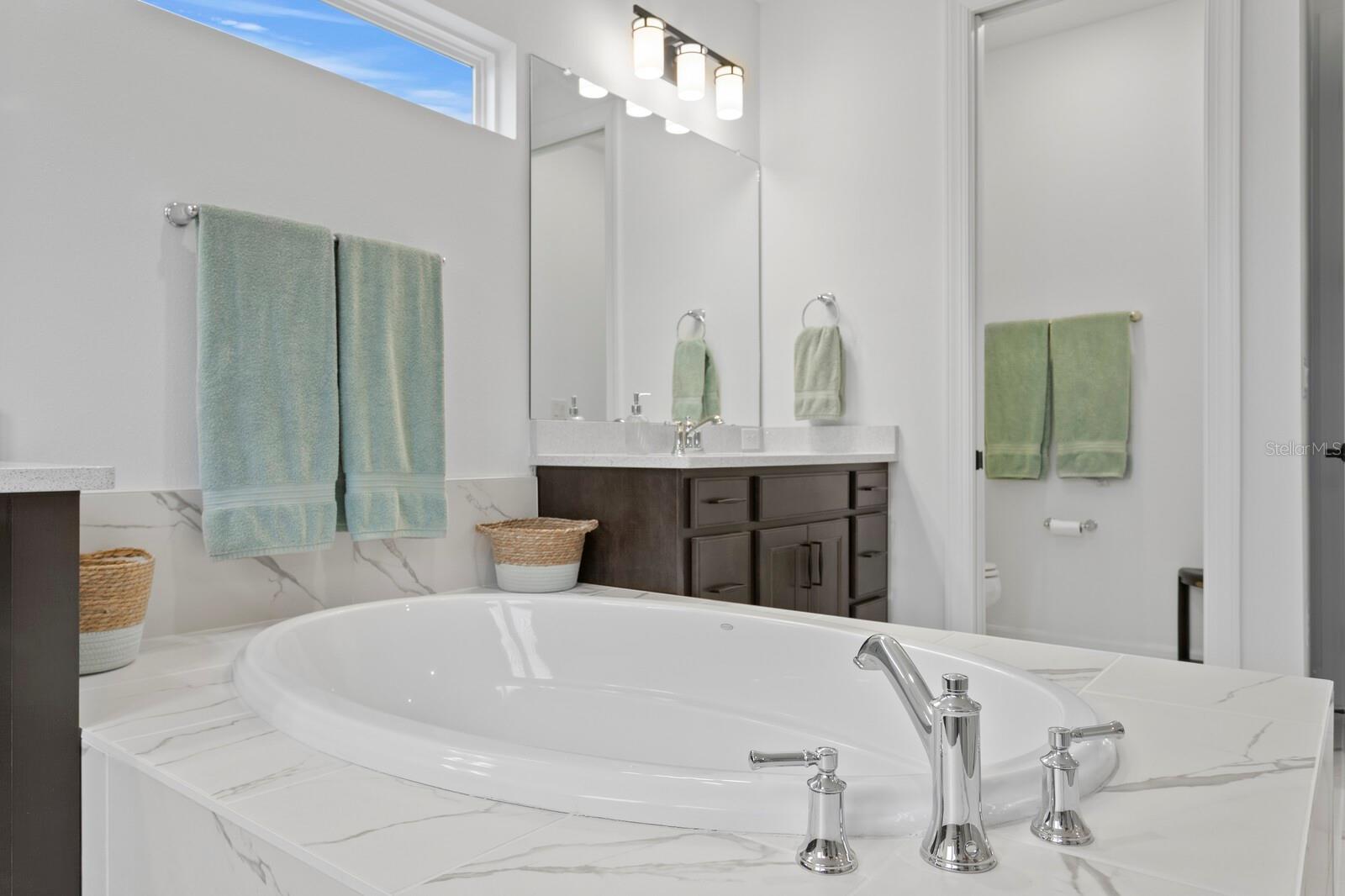 3559 MAPLE BAY LN