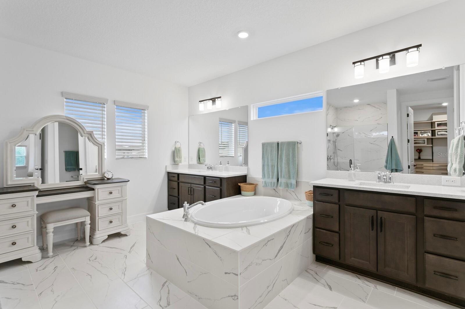 3559 MAPLE BAY LN