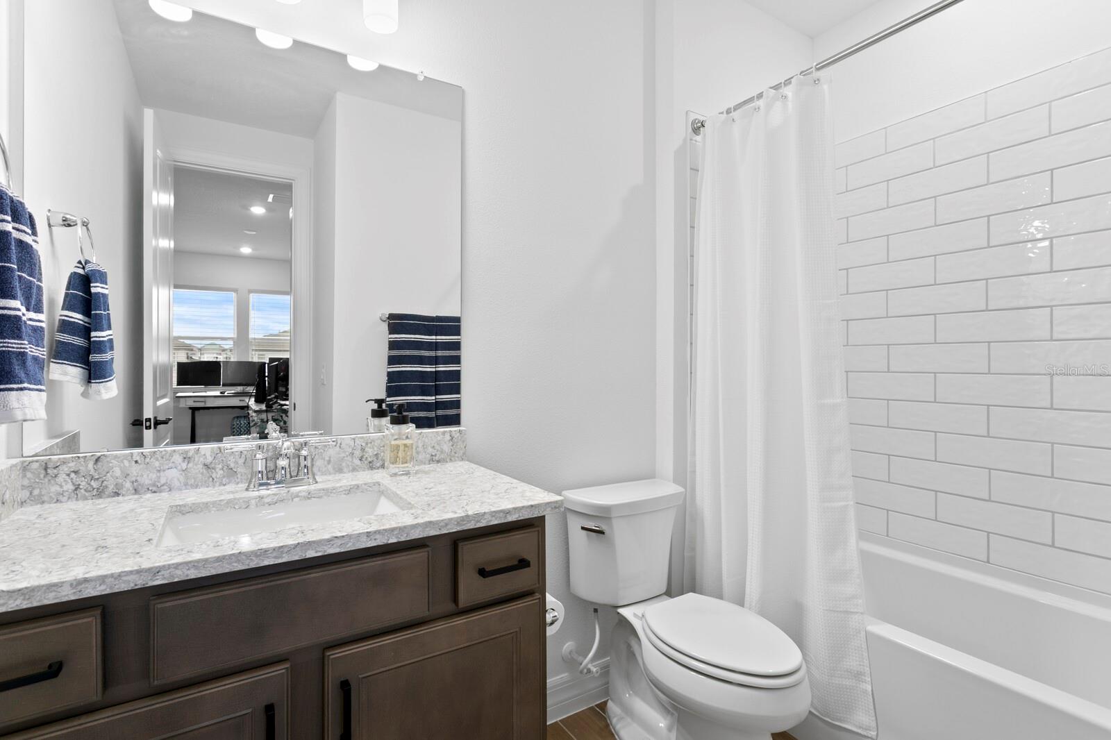 3559 MAPLE BAY LN