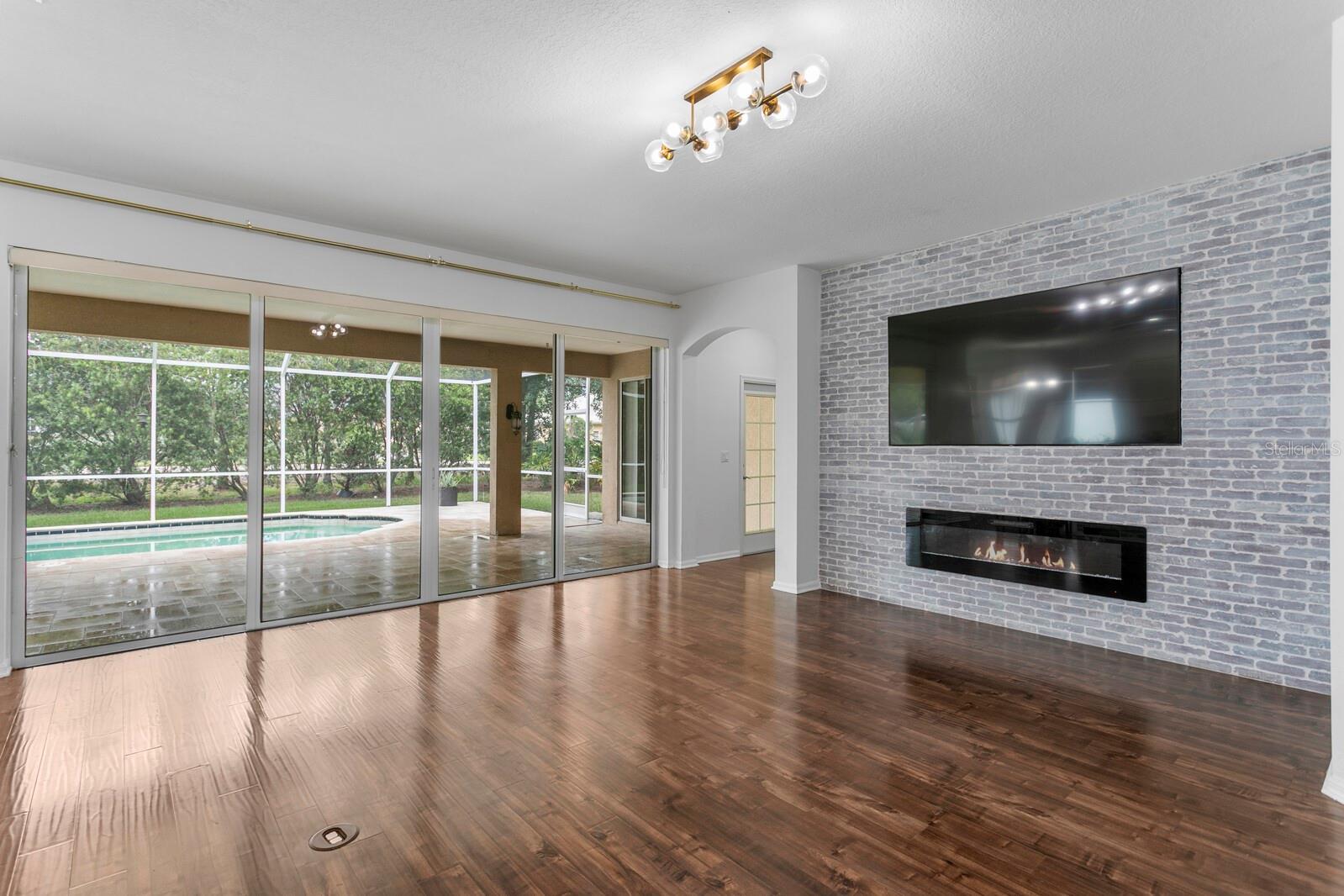 10411 CANARY ISLE DR