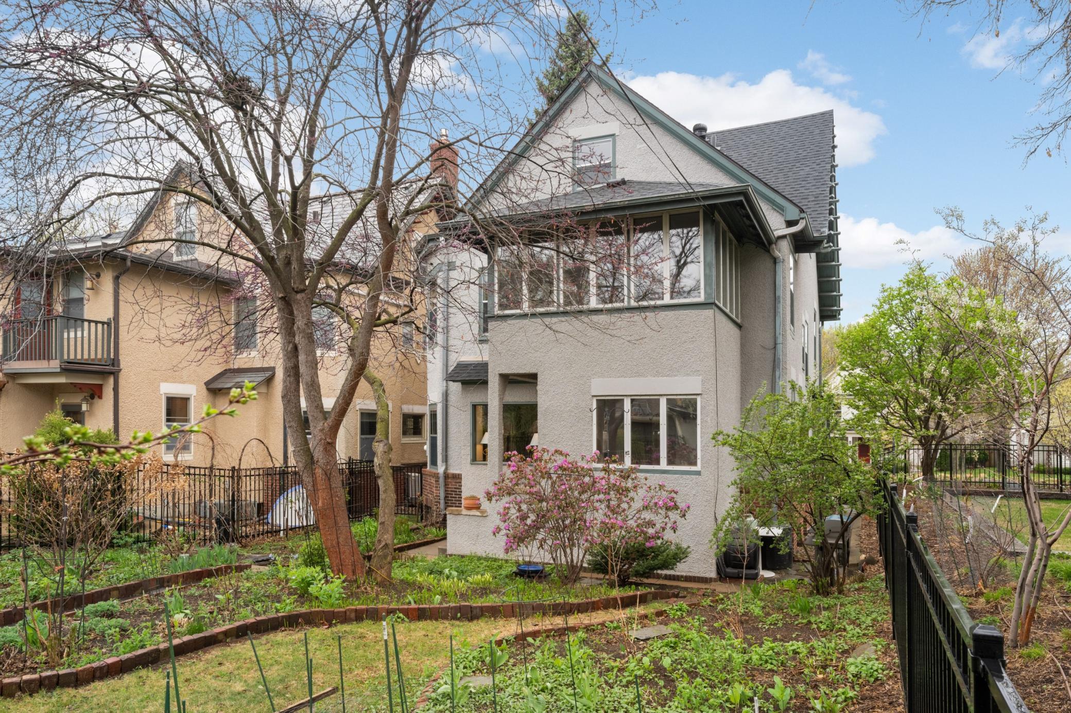 2421 Irving Avenue S
