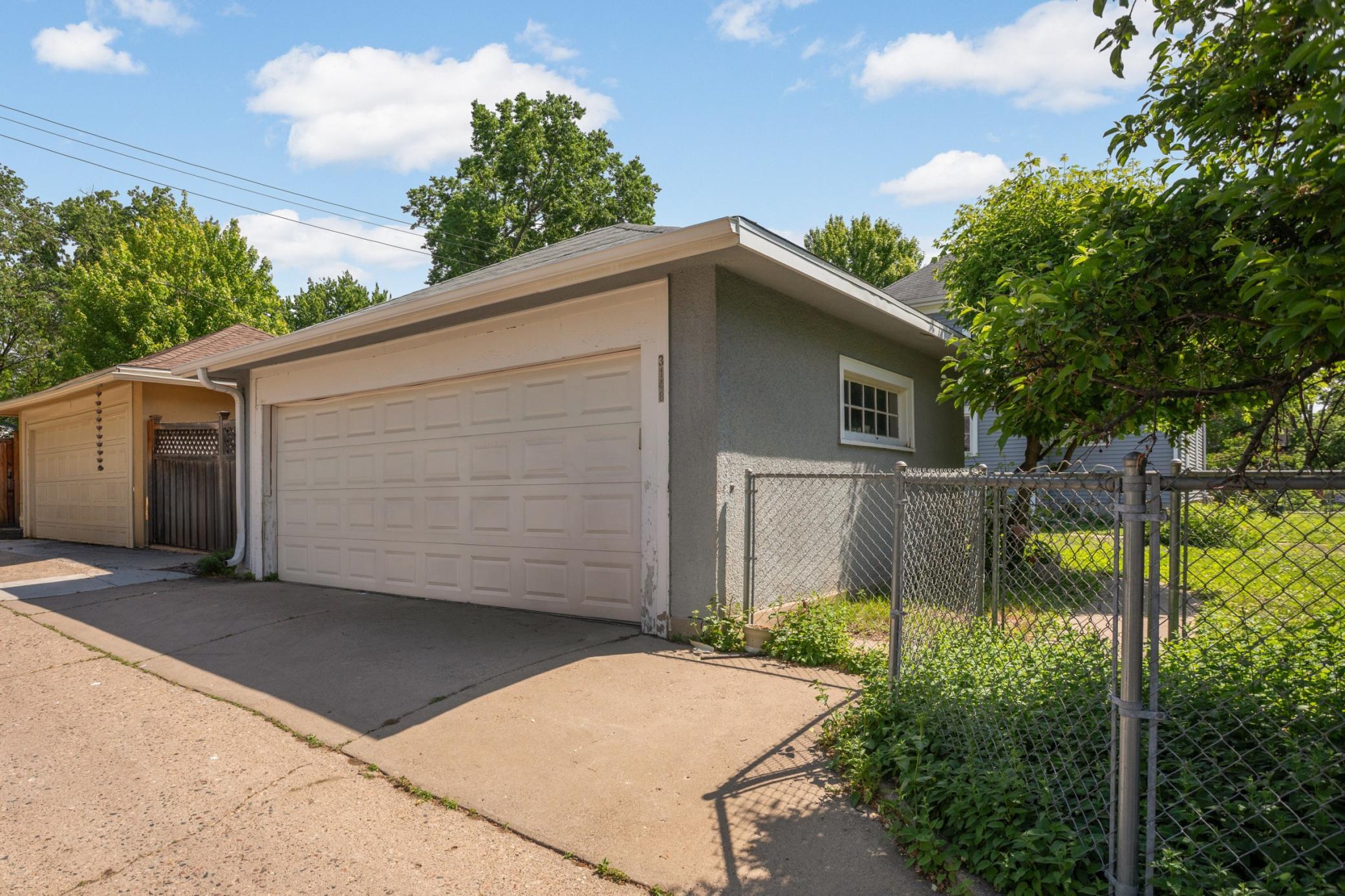 3148 Dupont Avenue S