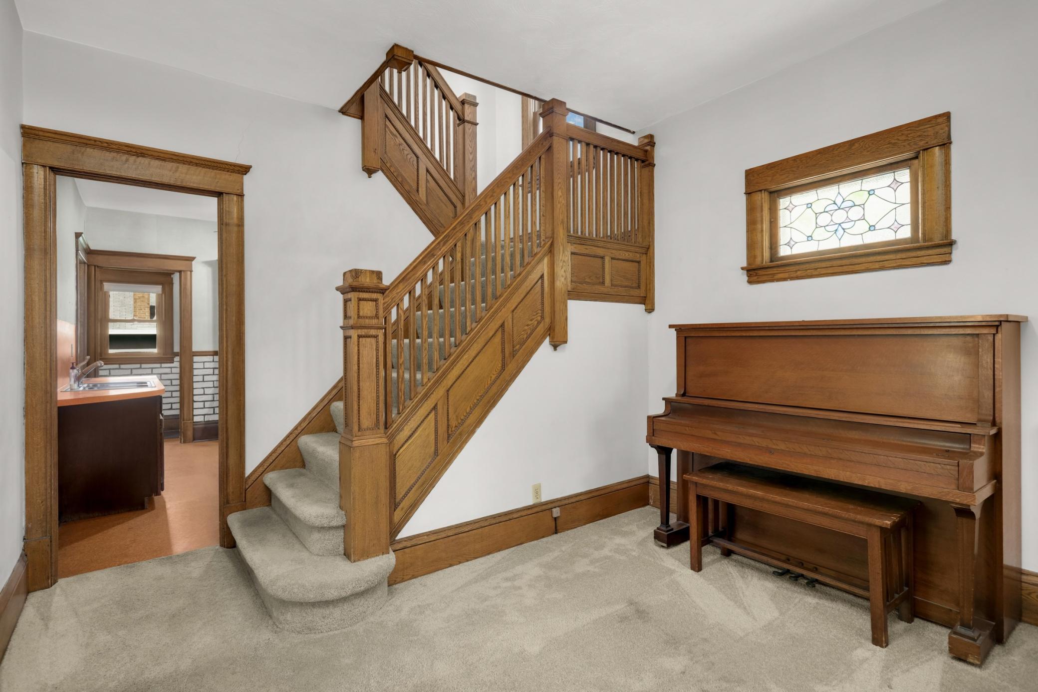 3148 Dupont Avenue S
