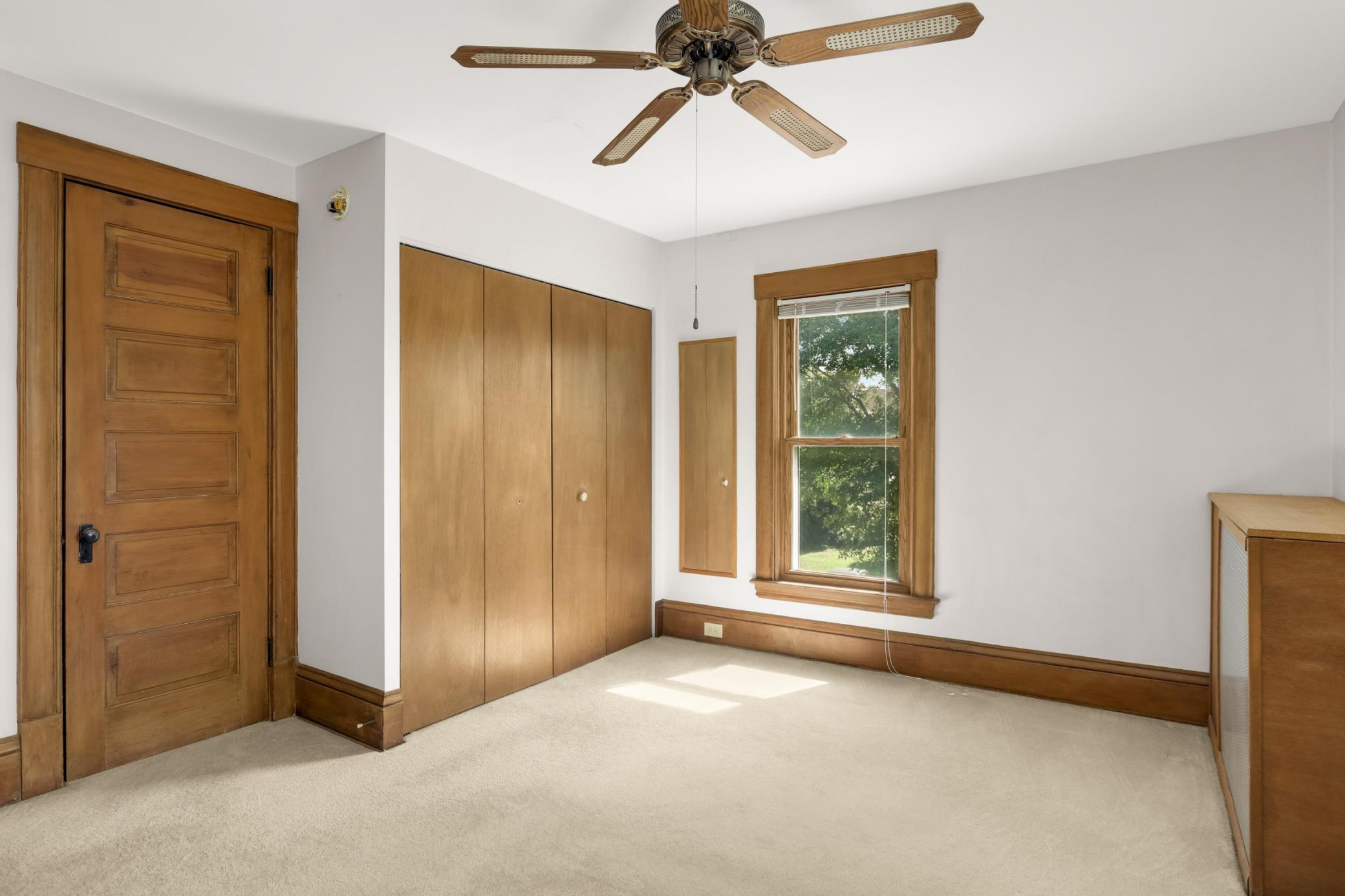 3148 Dupont Avenue S