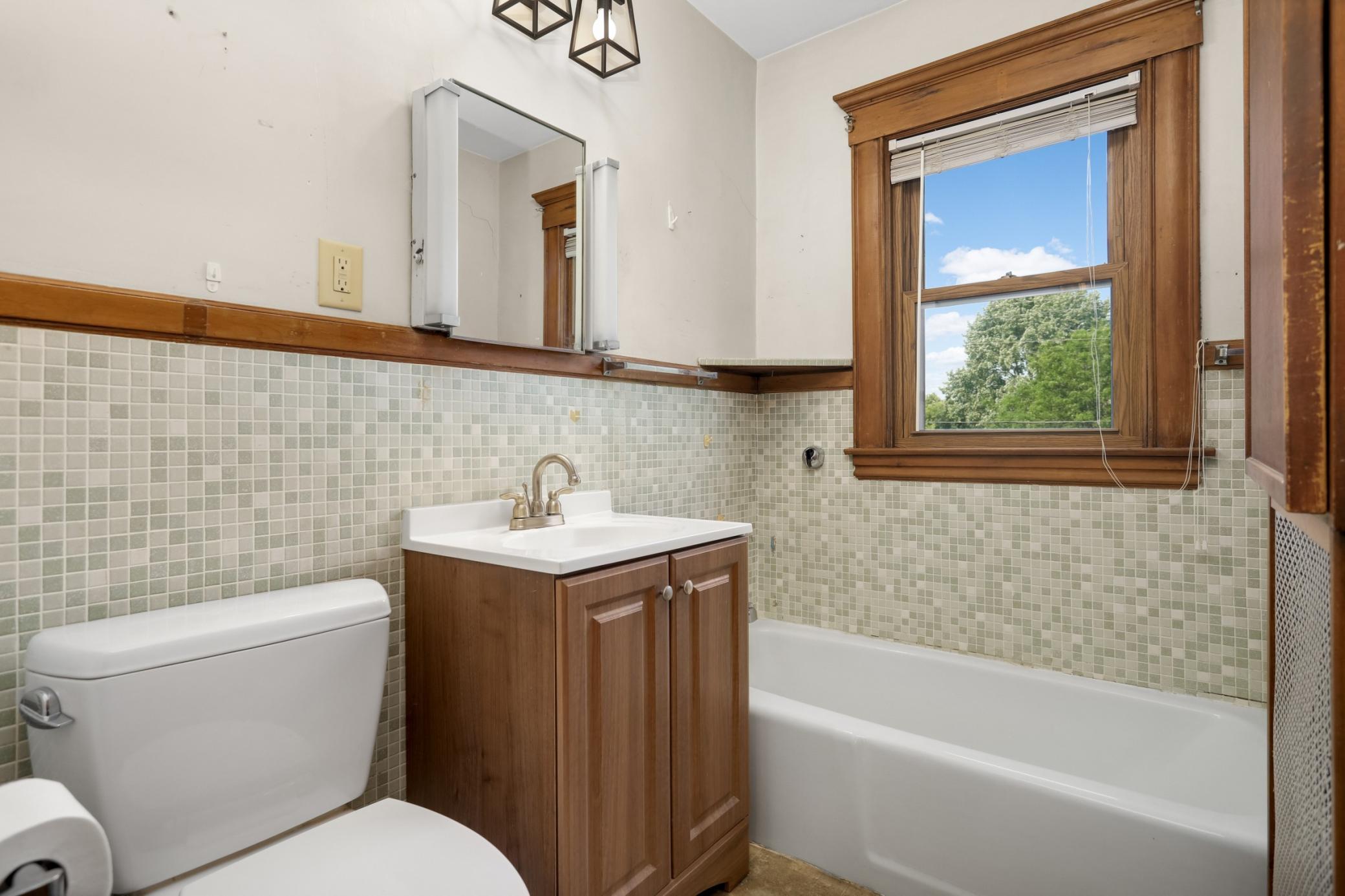 3148 Dupont Avenue S