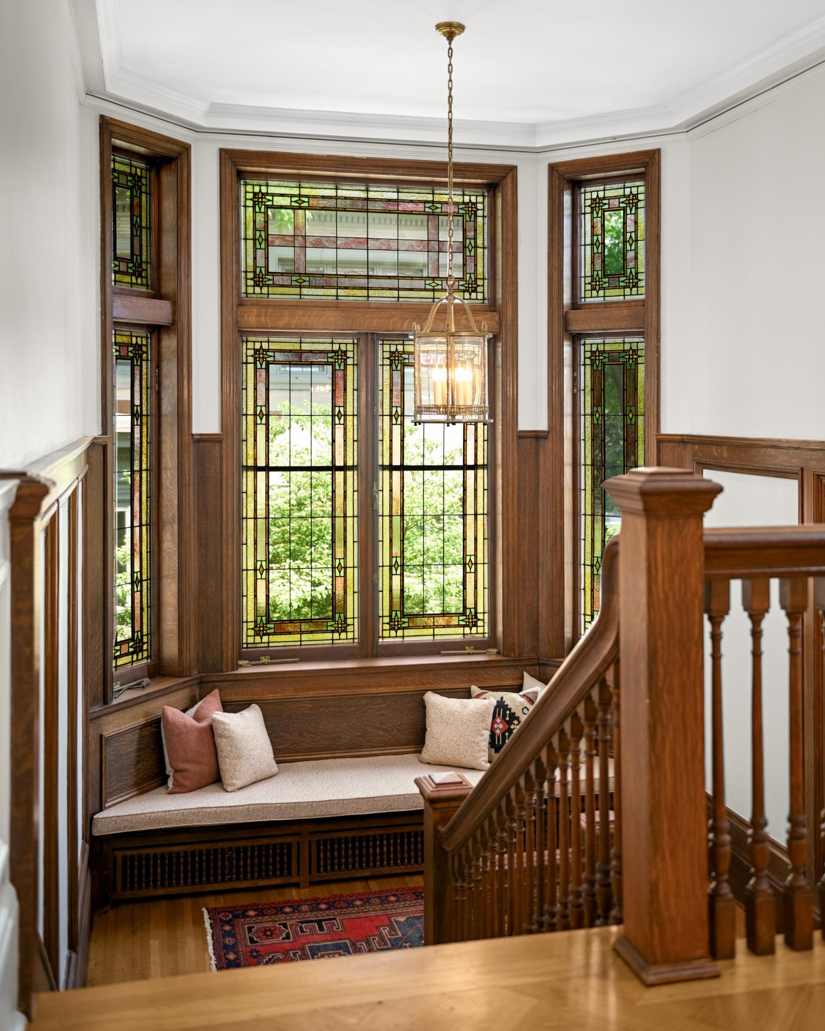 2224 W Lake Of The Isles Parkway