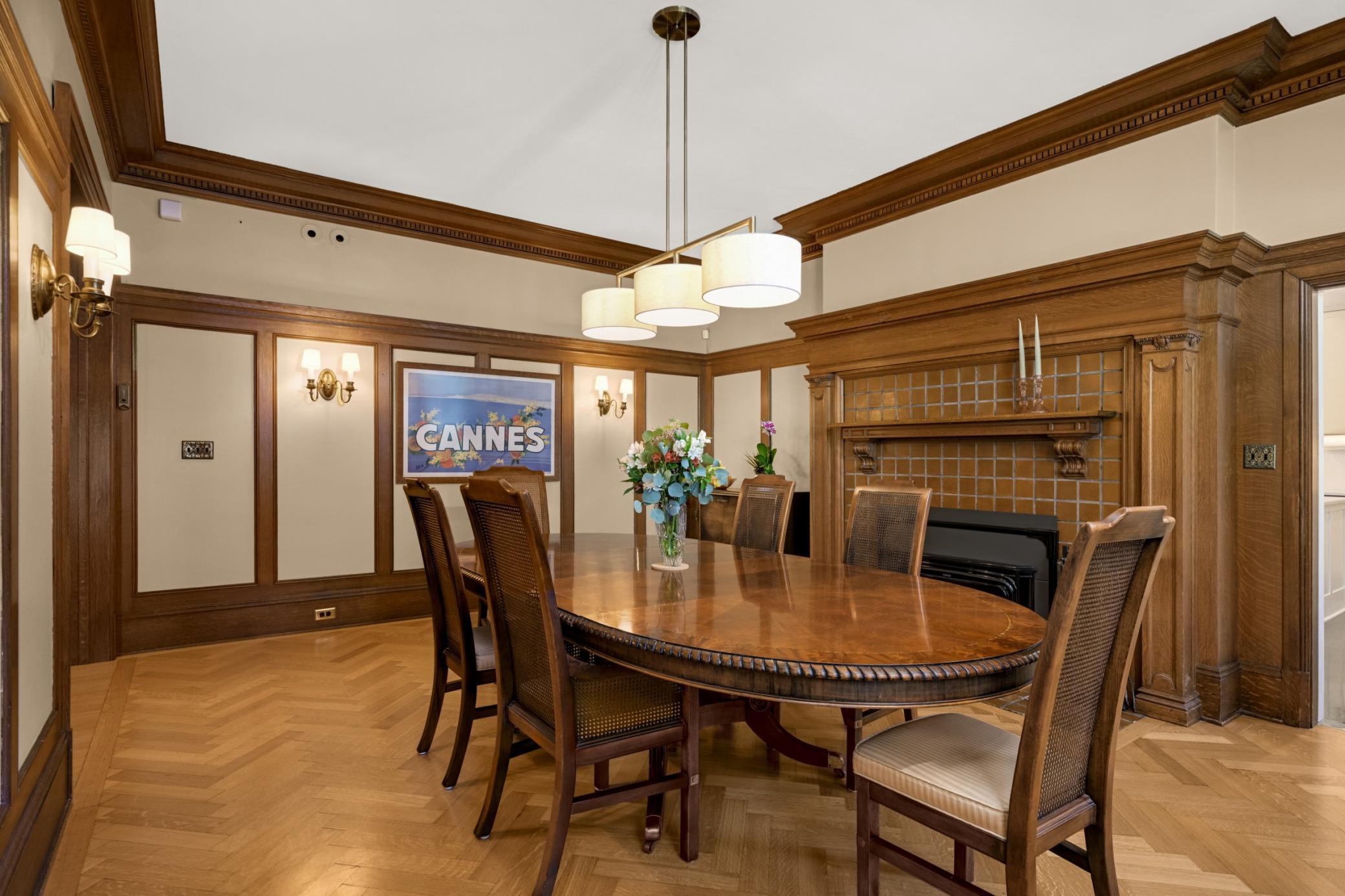 2224 W Lake Of The Isles Parkway