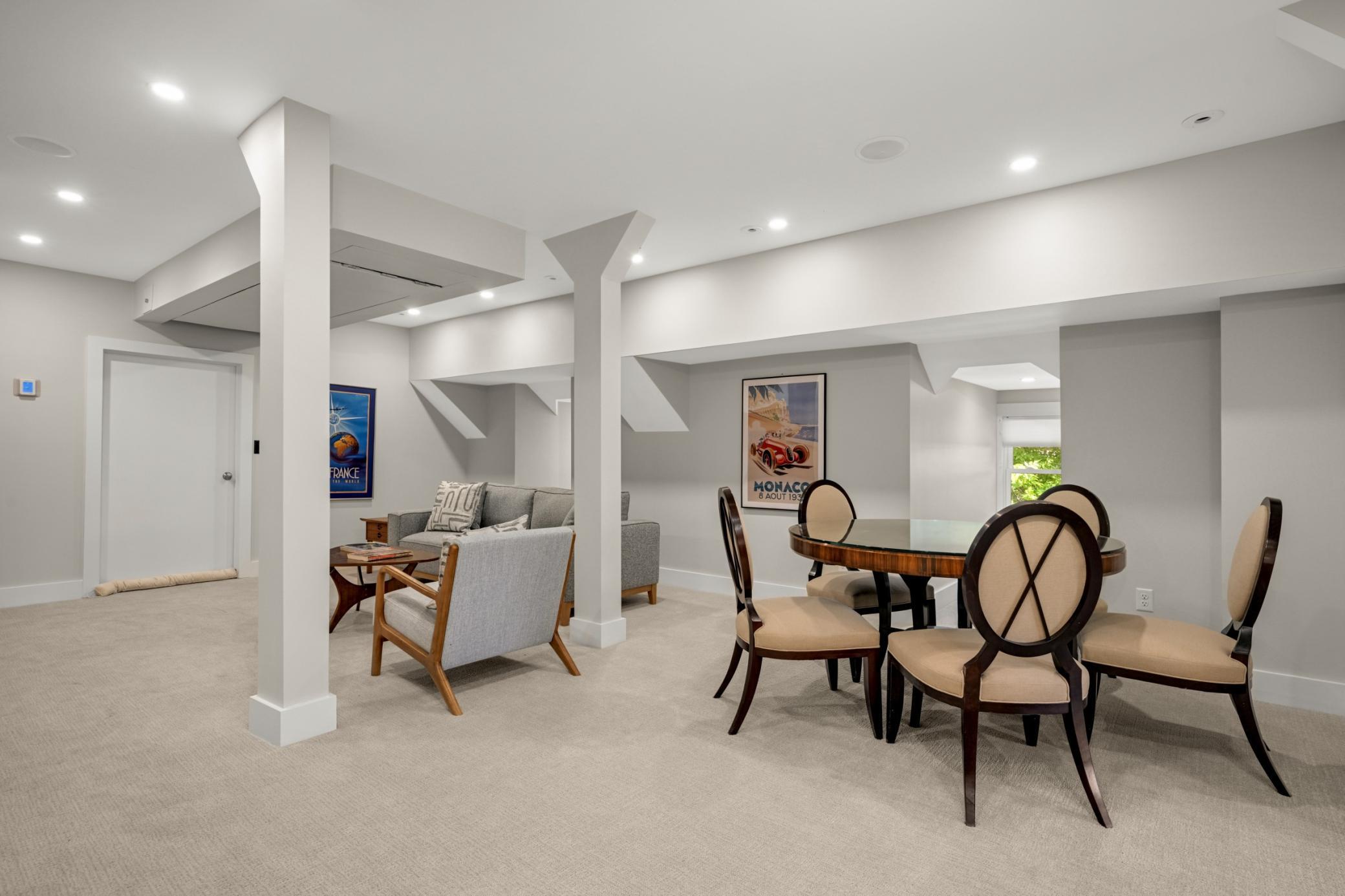 2224 W Lake Of The Isles Parkway