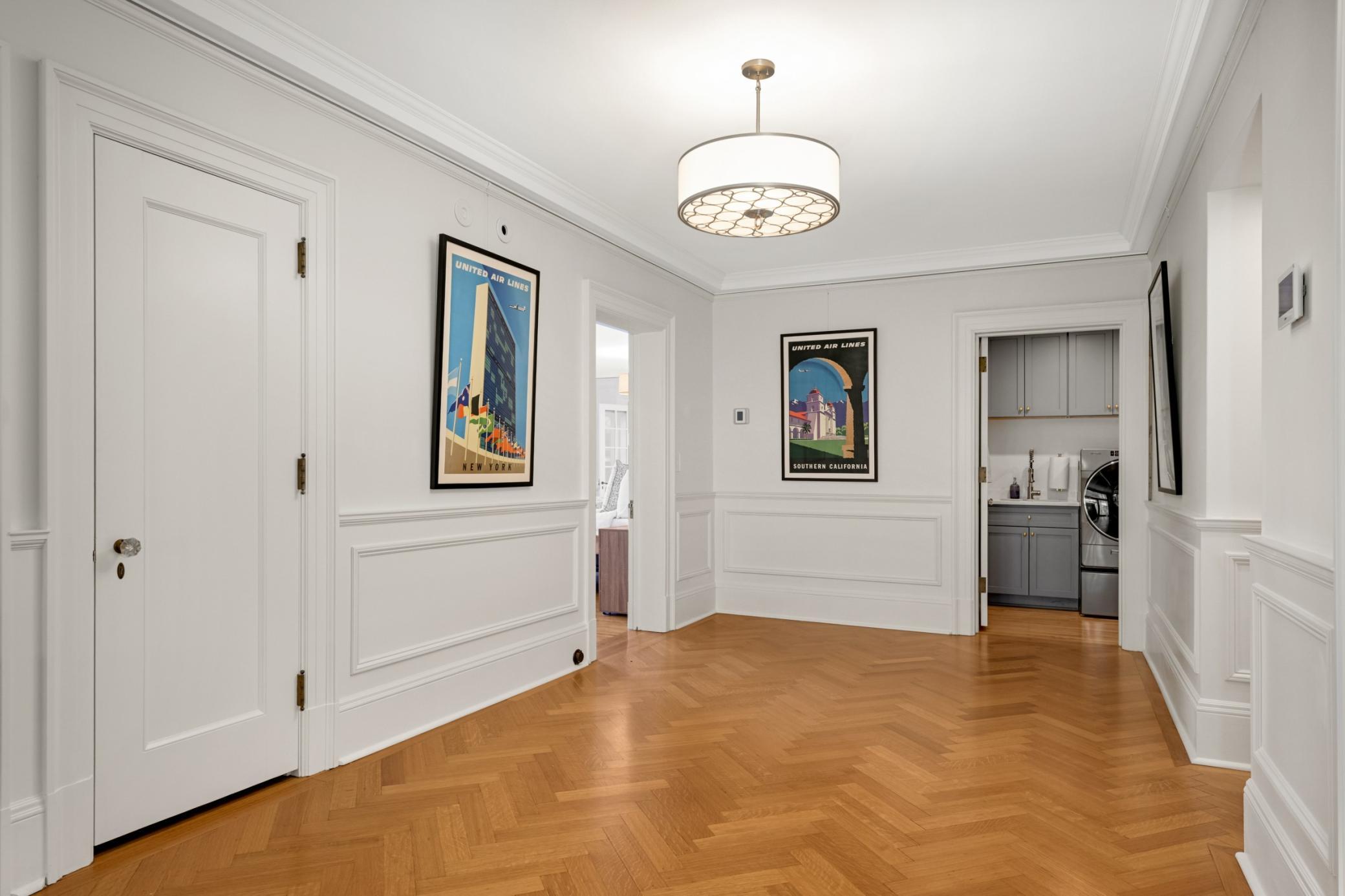 2224 W Lake Of The Isles Parkway