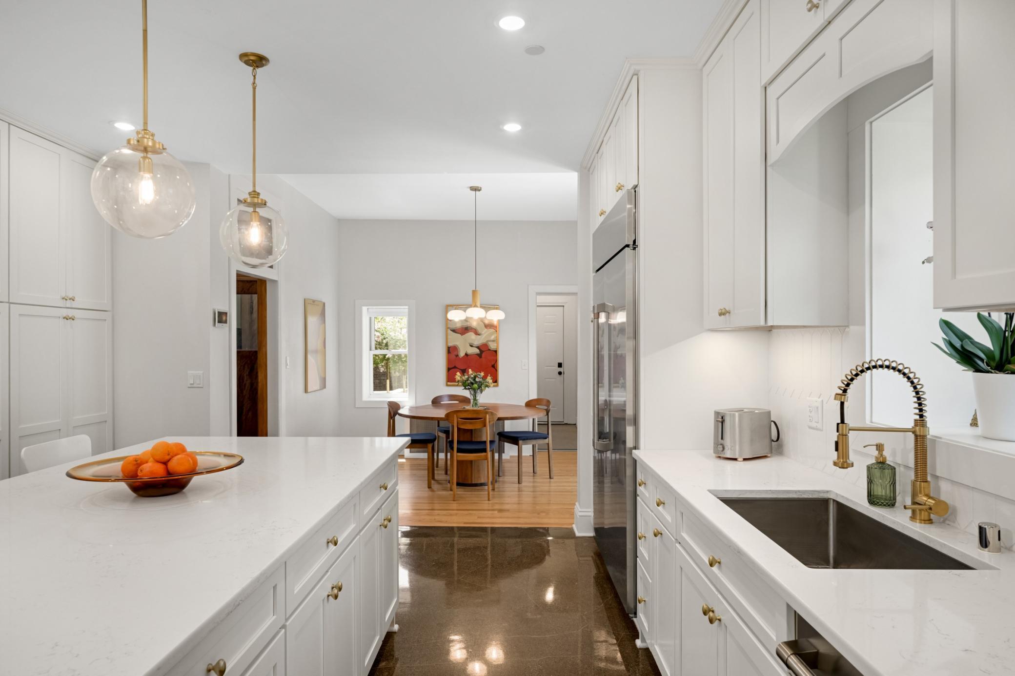 2224 W Lake Of The Isles Parkway