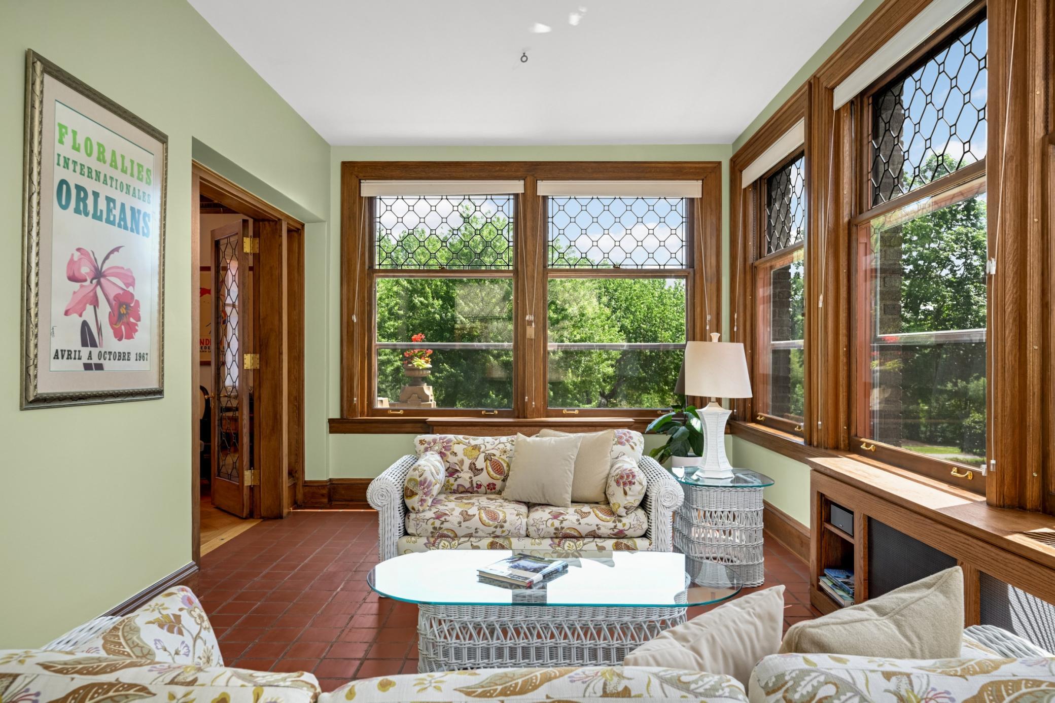 2224 W Lake Of The Isles Parkway