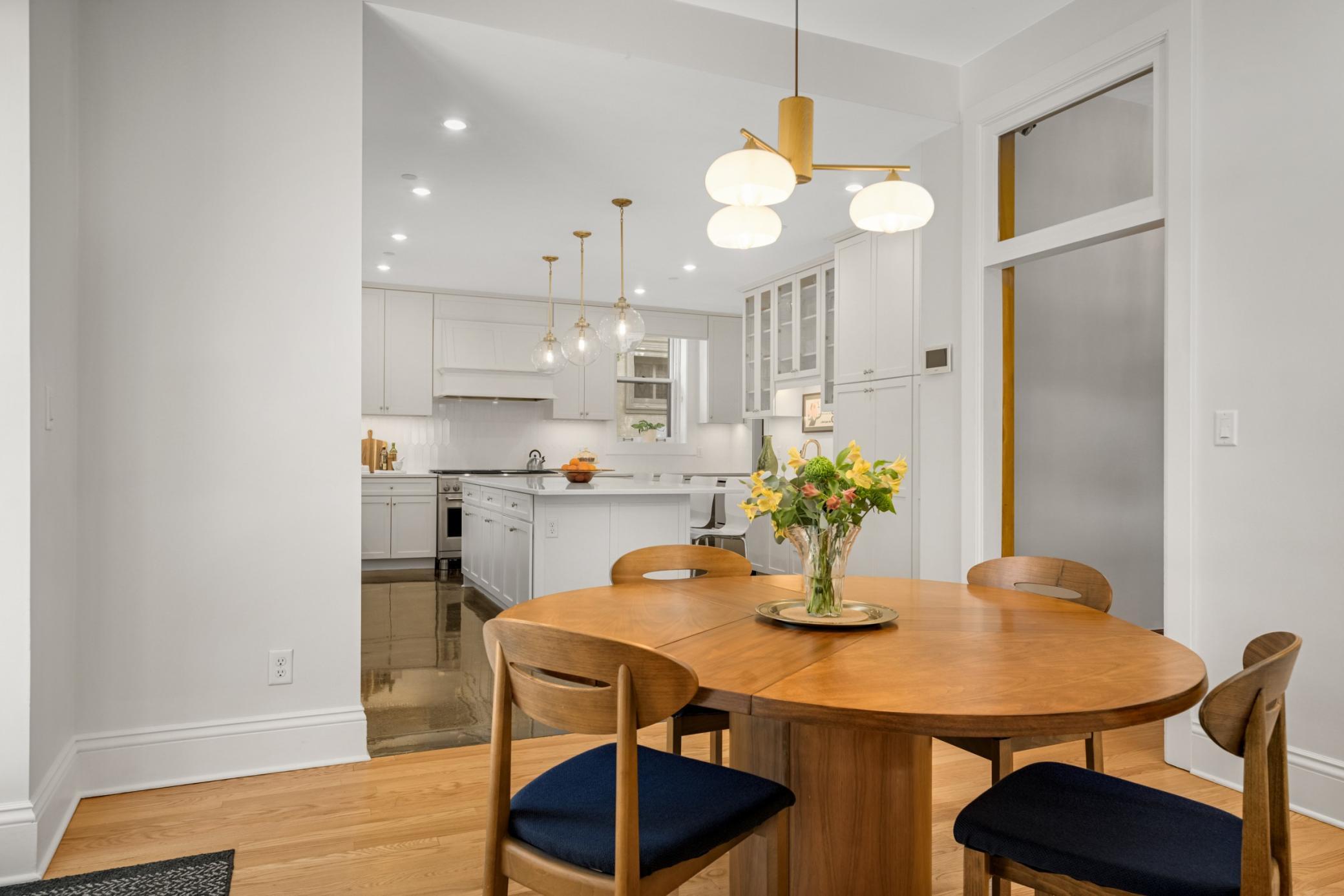 2224 W Lake Of The Isles Parkway