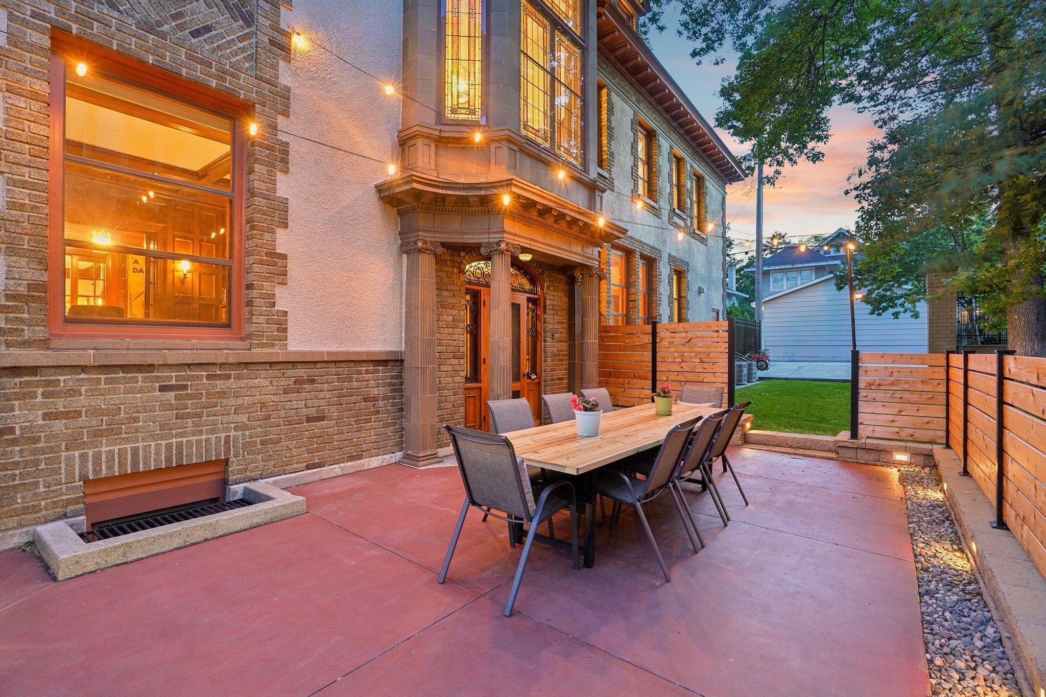 2224 W Lake Of The Isles Parkway