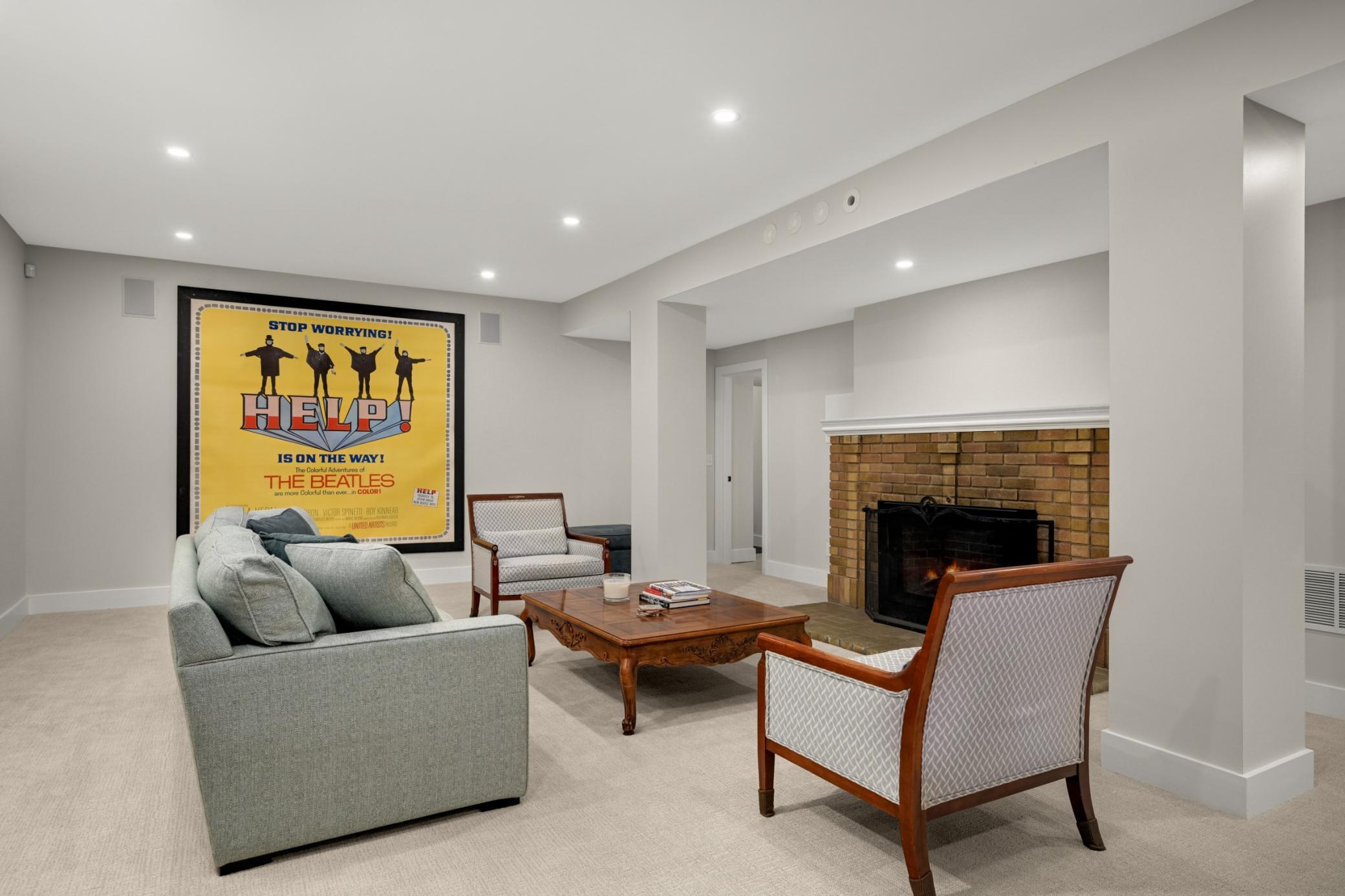 2224 W Lake Of The Isles Parkway