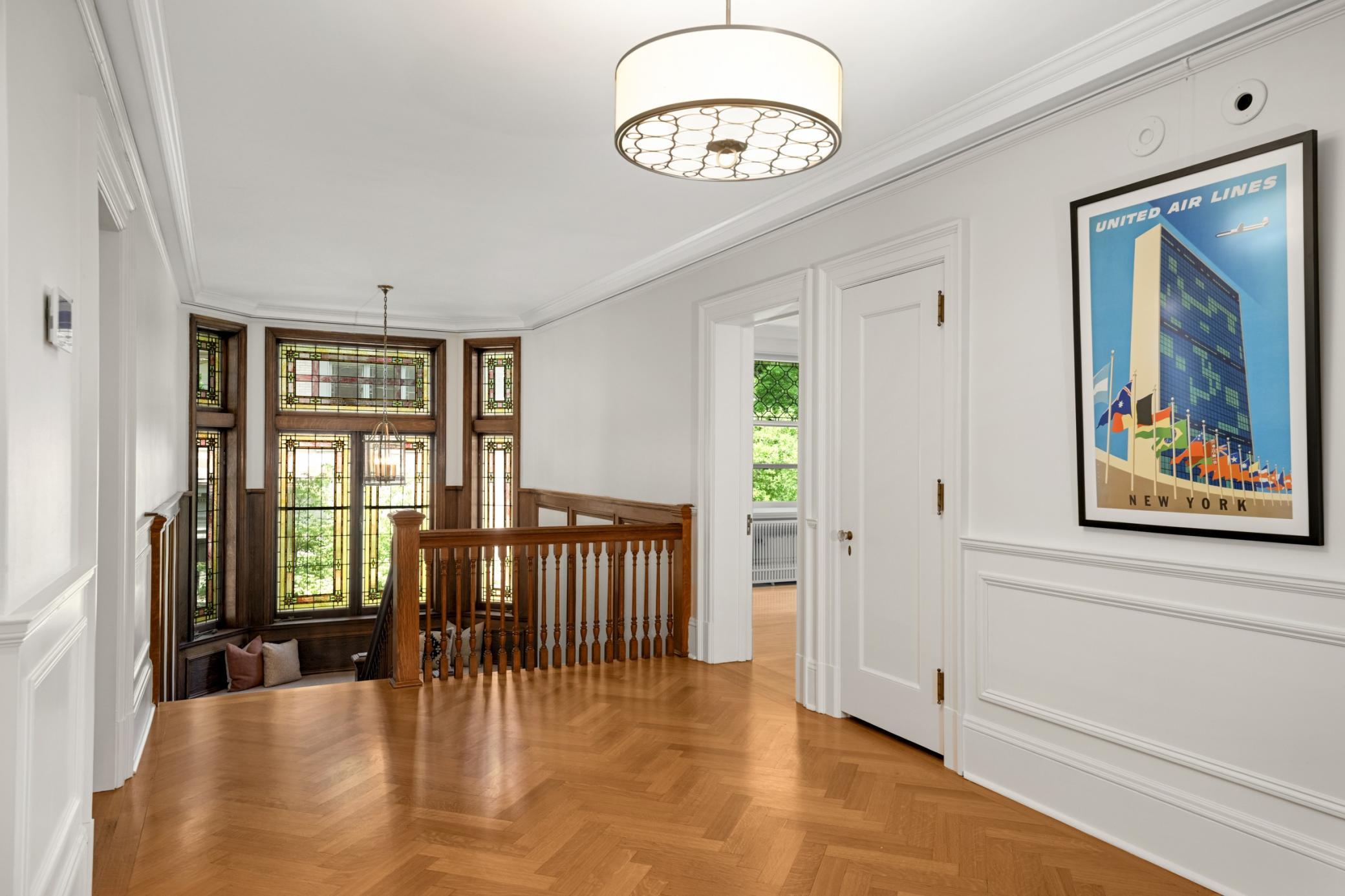 2224 W Lake Of The Isles Parkway