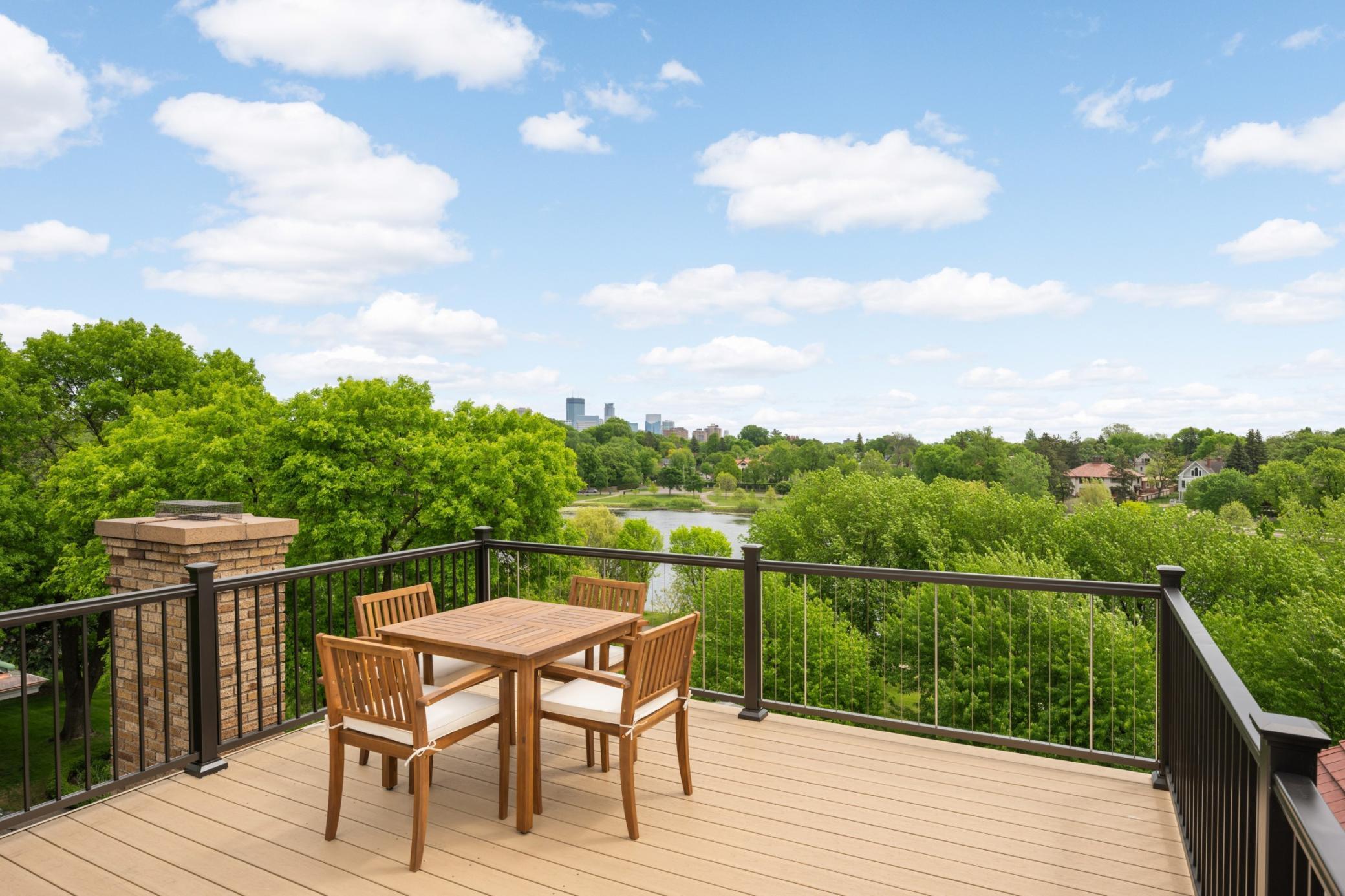 2224 W Lake Of The Isles Parkway