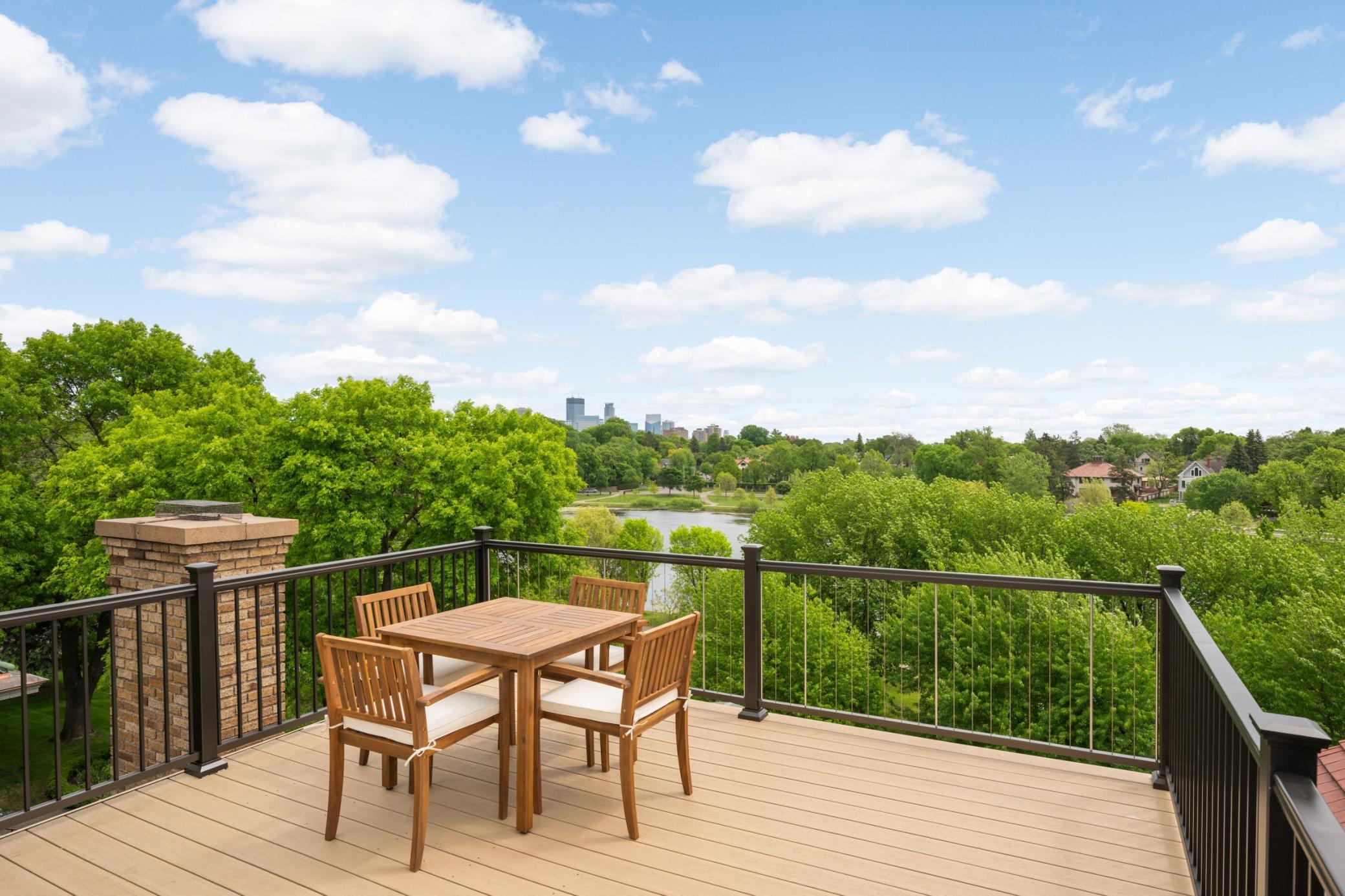2224 W Lake Of The Isles Parkway