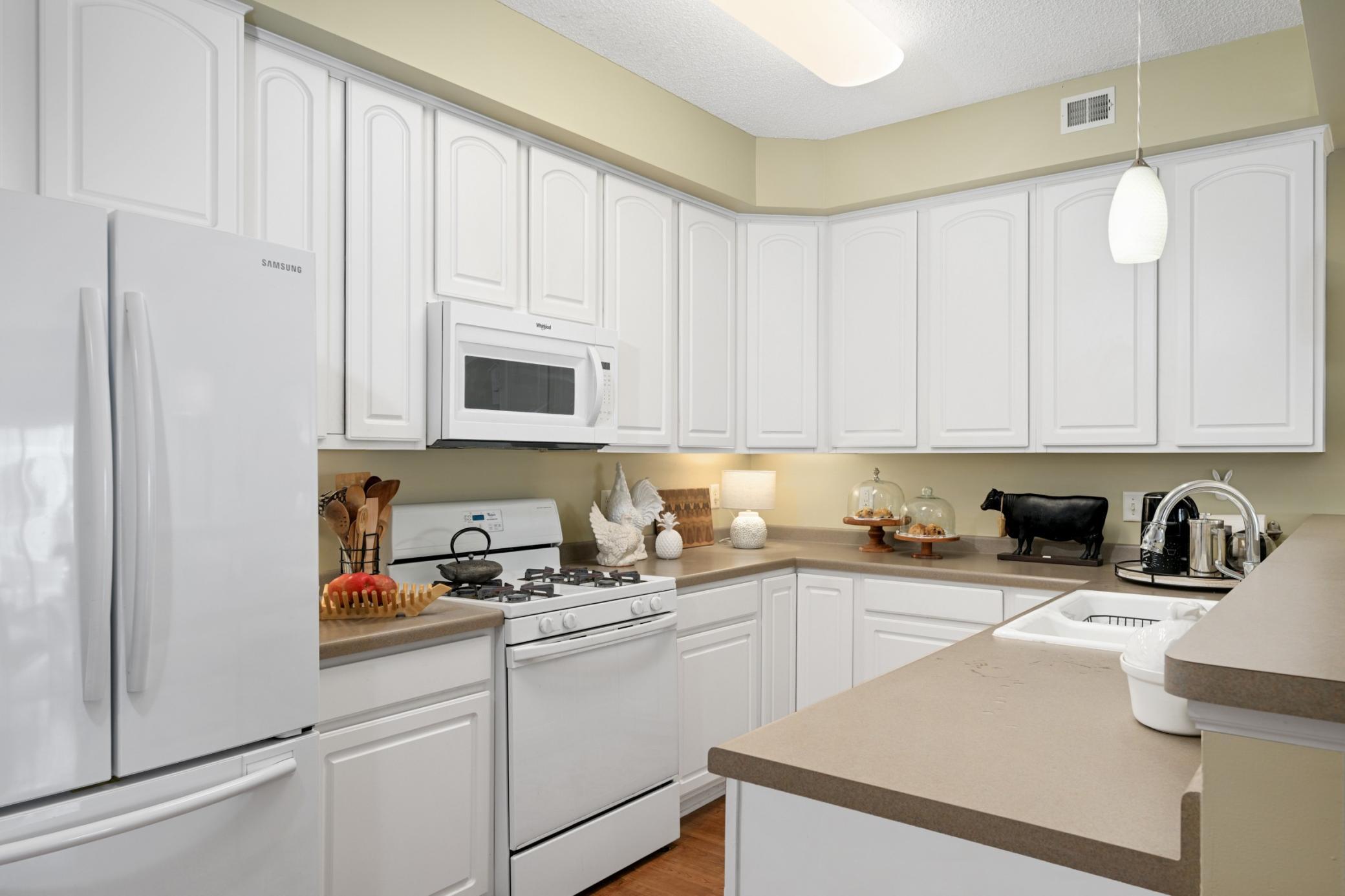 7601 Garfield Avenue Unit: 101