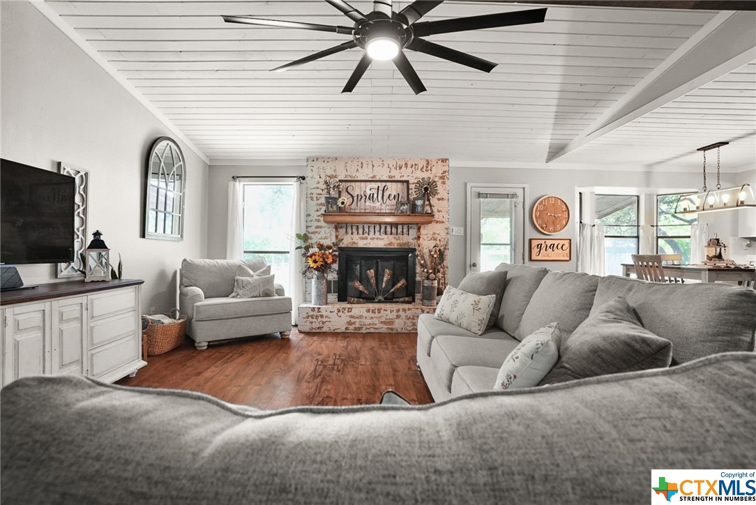 276 Mockingbird Lane