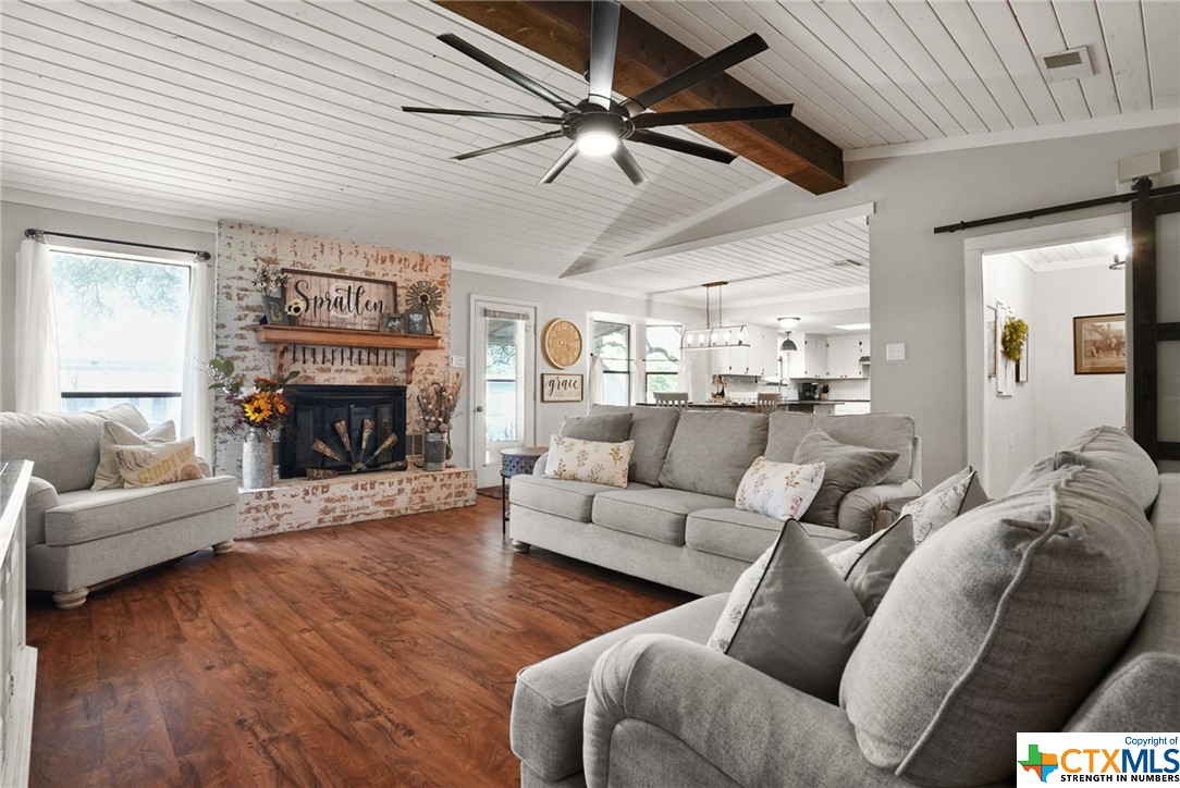 276 Mockingbird Lane