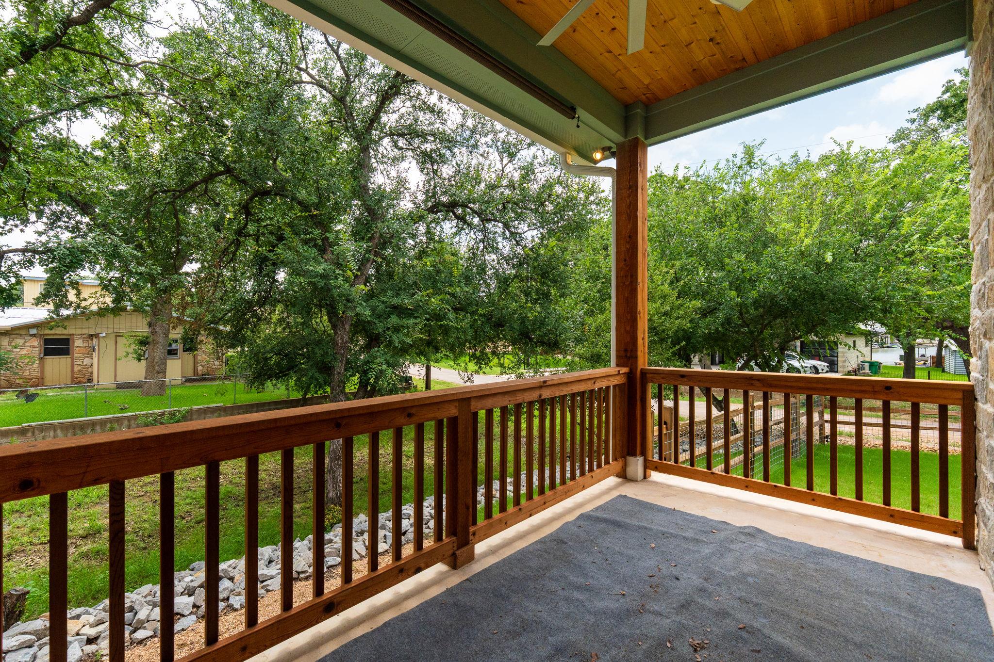 602 N Shorewood DR