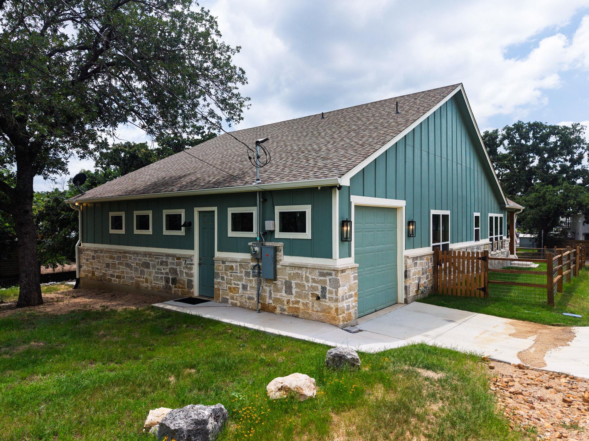 602 N Shorewood DR