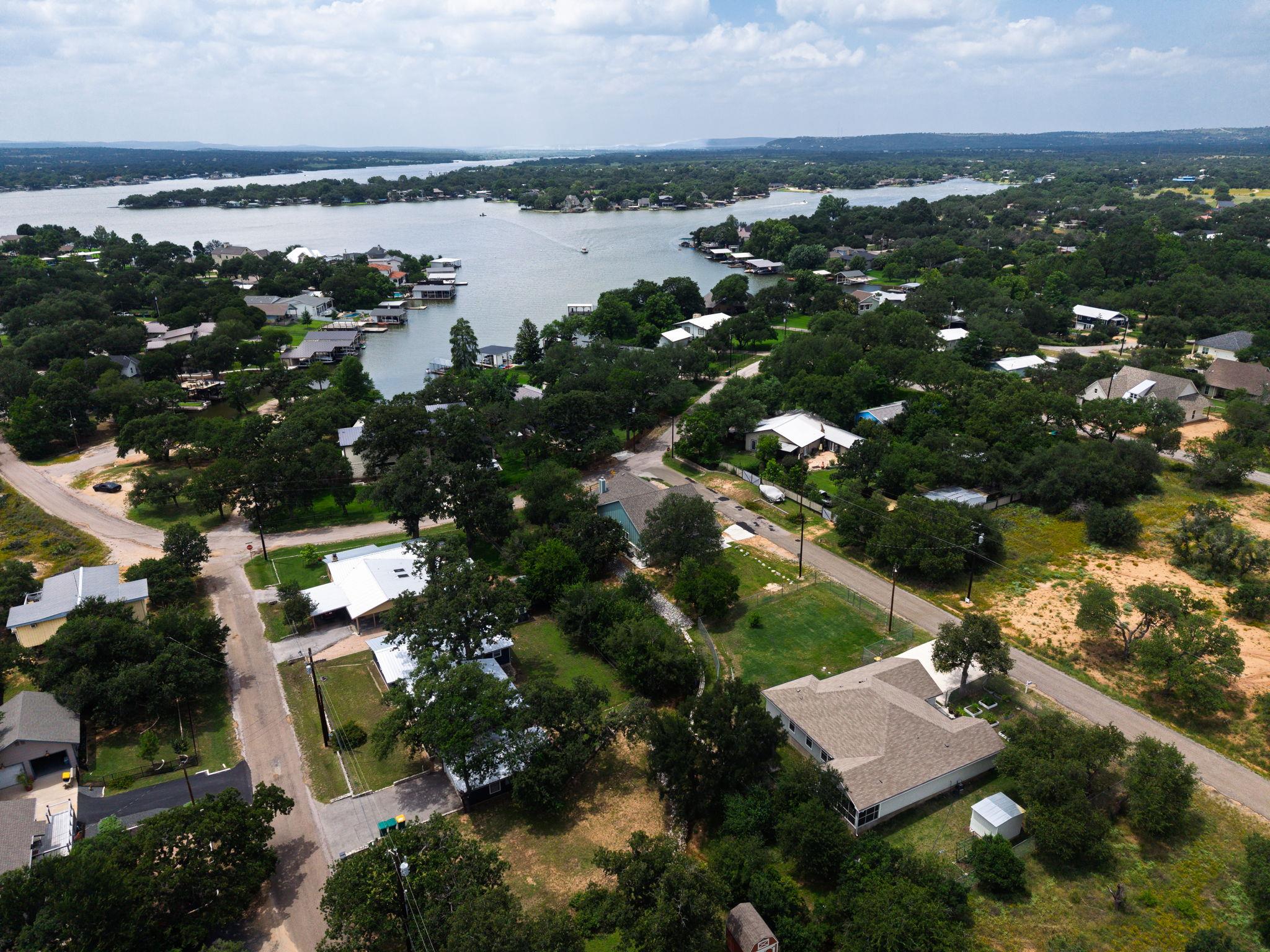 602 N Shorewood DR