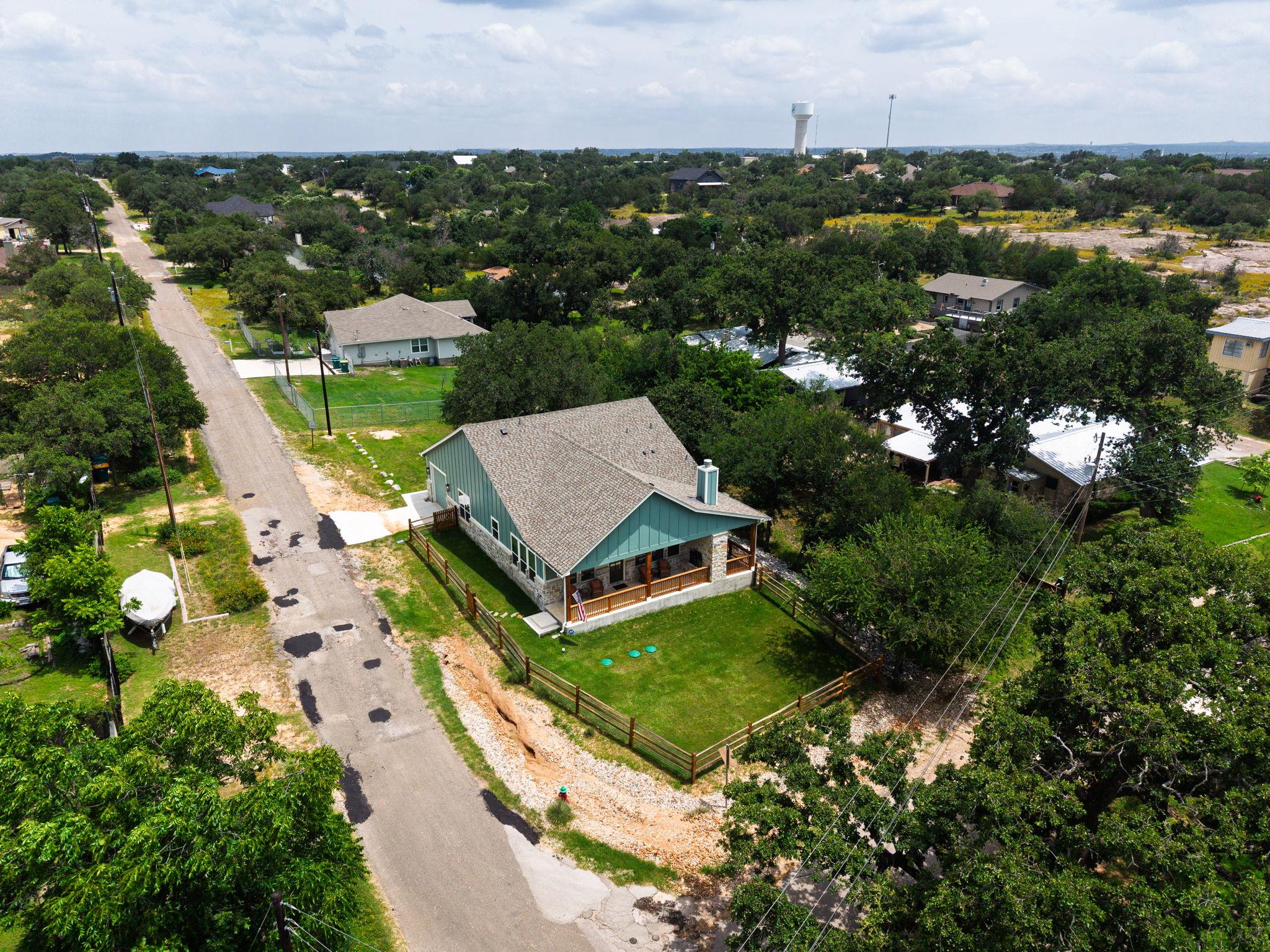 602 N Shorewood DR