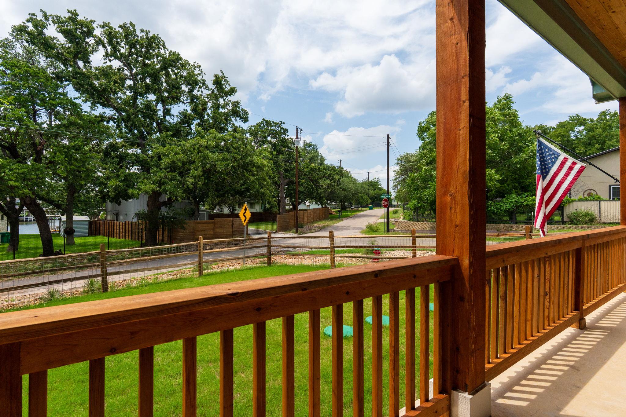 602 N Shorewood DR