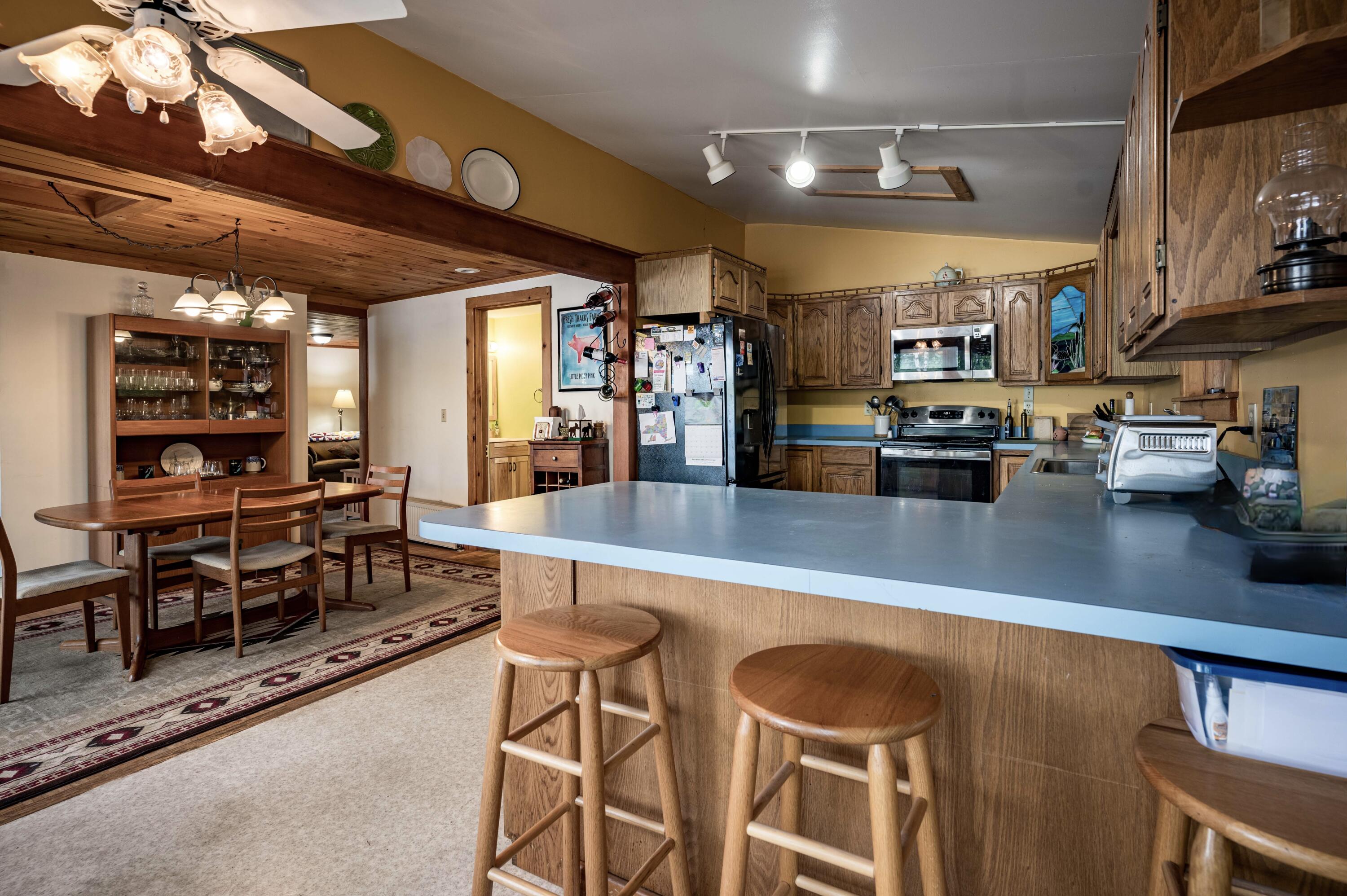 885 Deerland Road