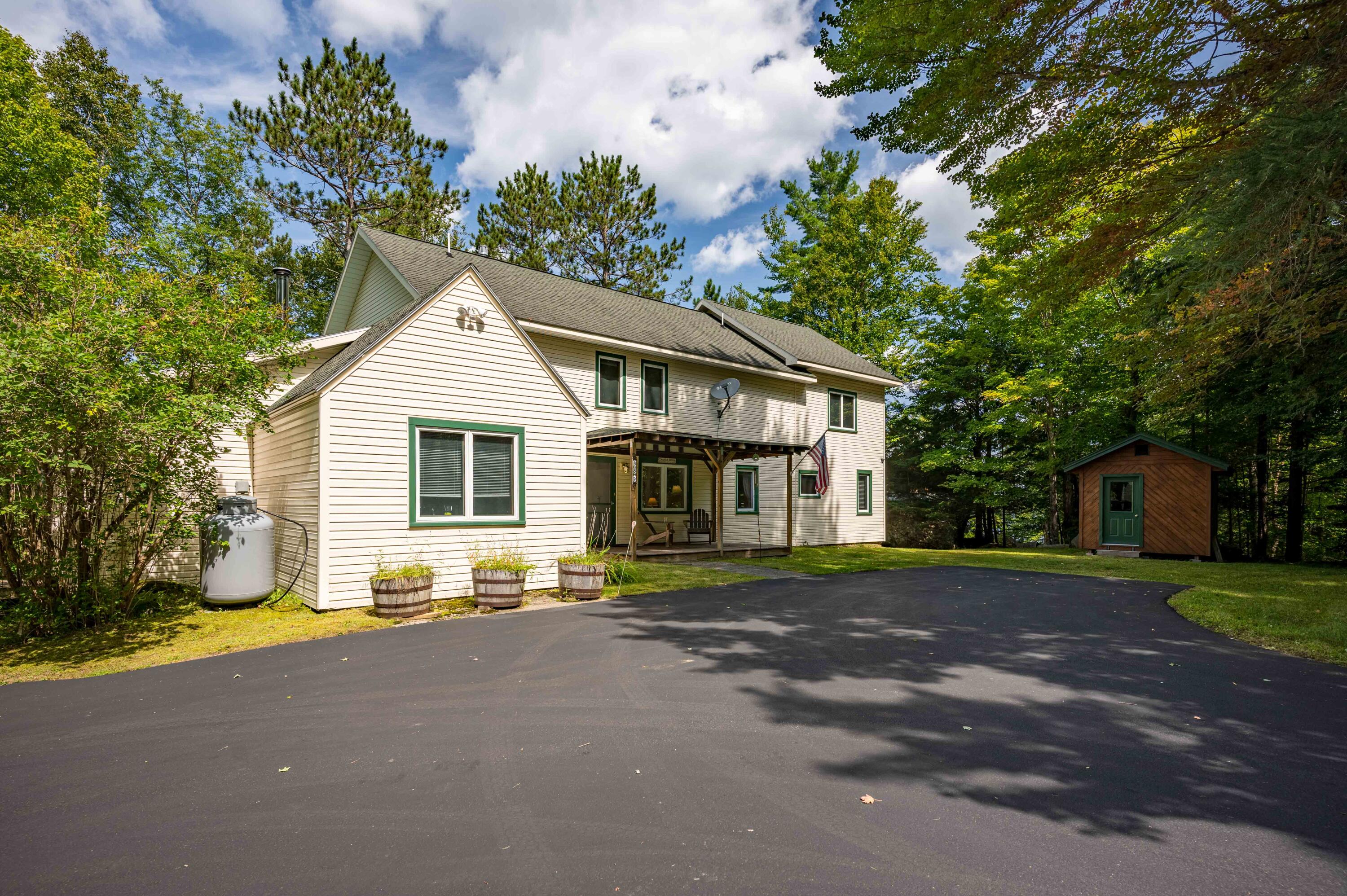885 Deerland Road