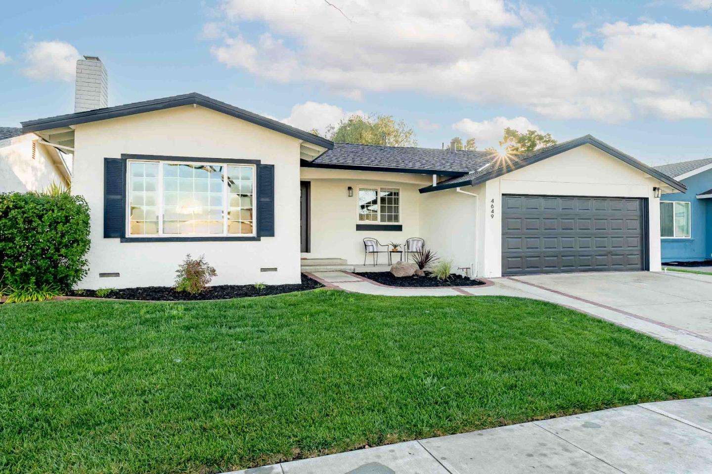 4649 Denker DR