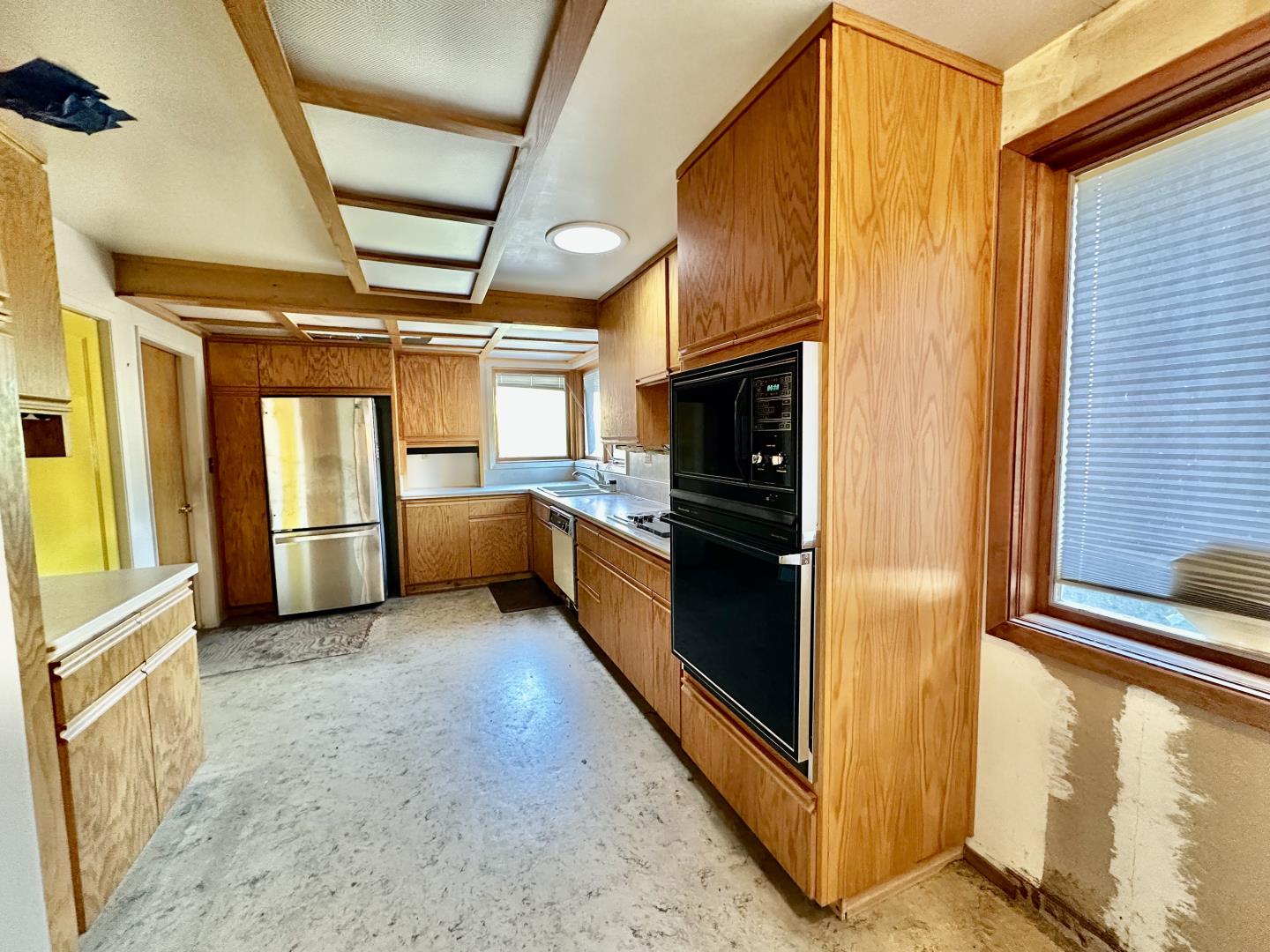 1975 Meridian Avenue