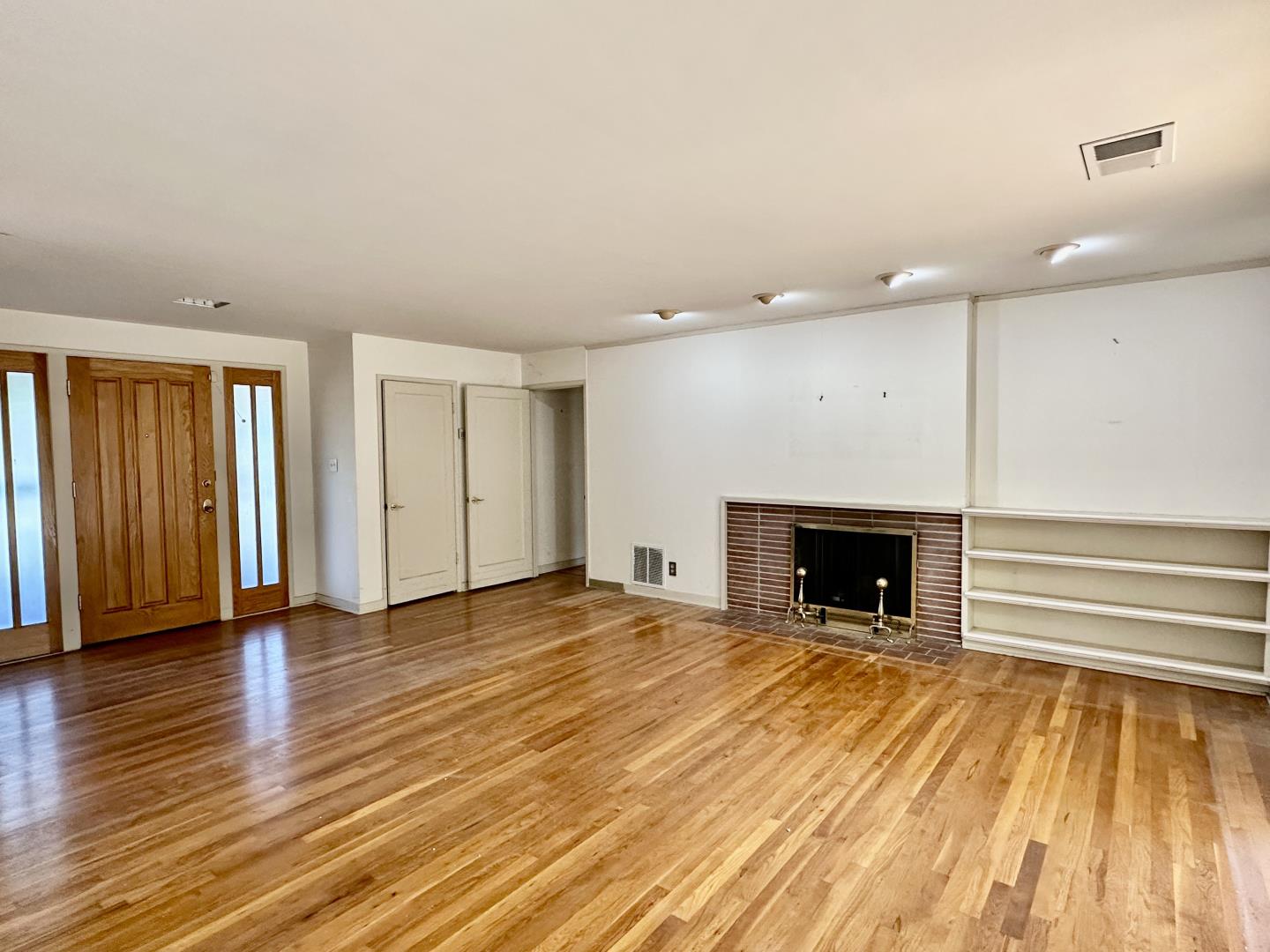 1975 Meridian Avenue