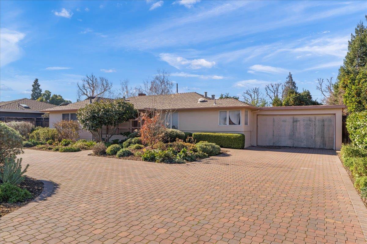 1975 Meridian Avenue