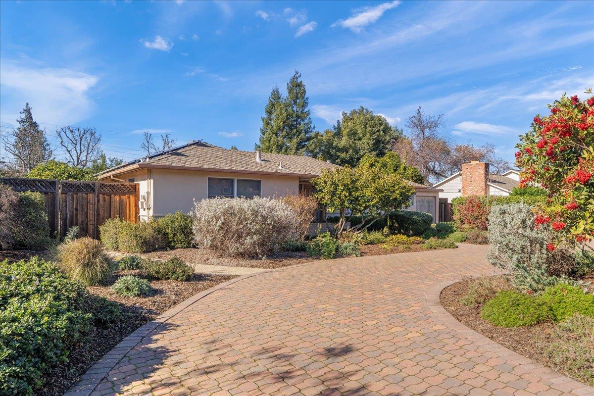 1975 Meridian Avenue