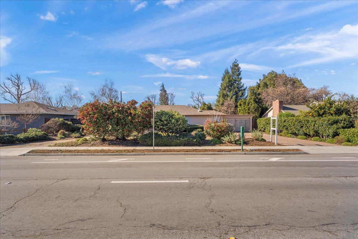 1975 Meridian Avenue