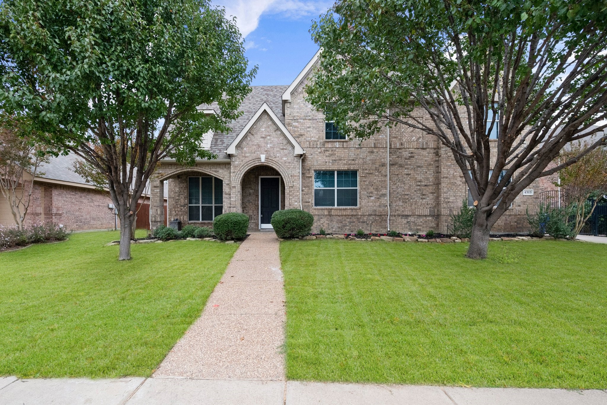 4313 Woodcrest Lane