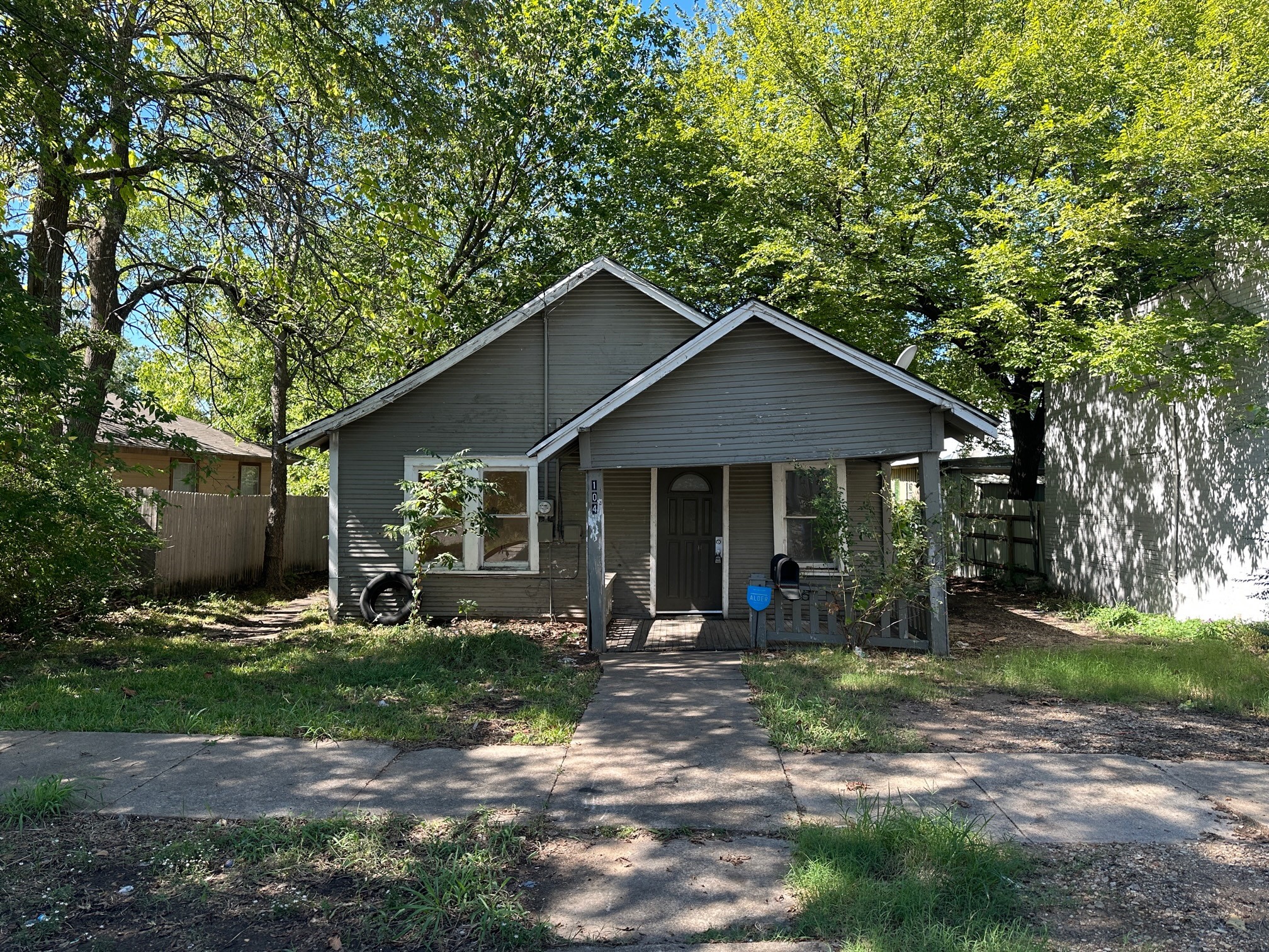 104 S Cleveland Avenue