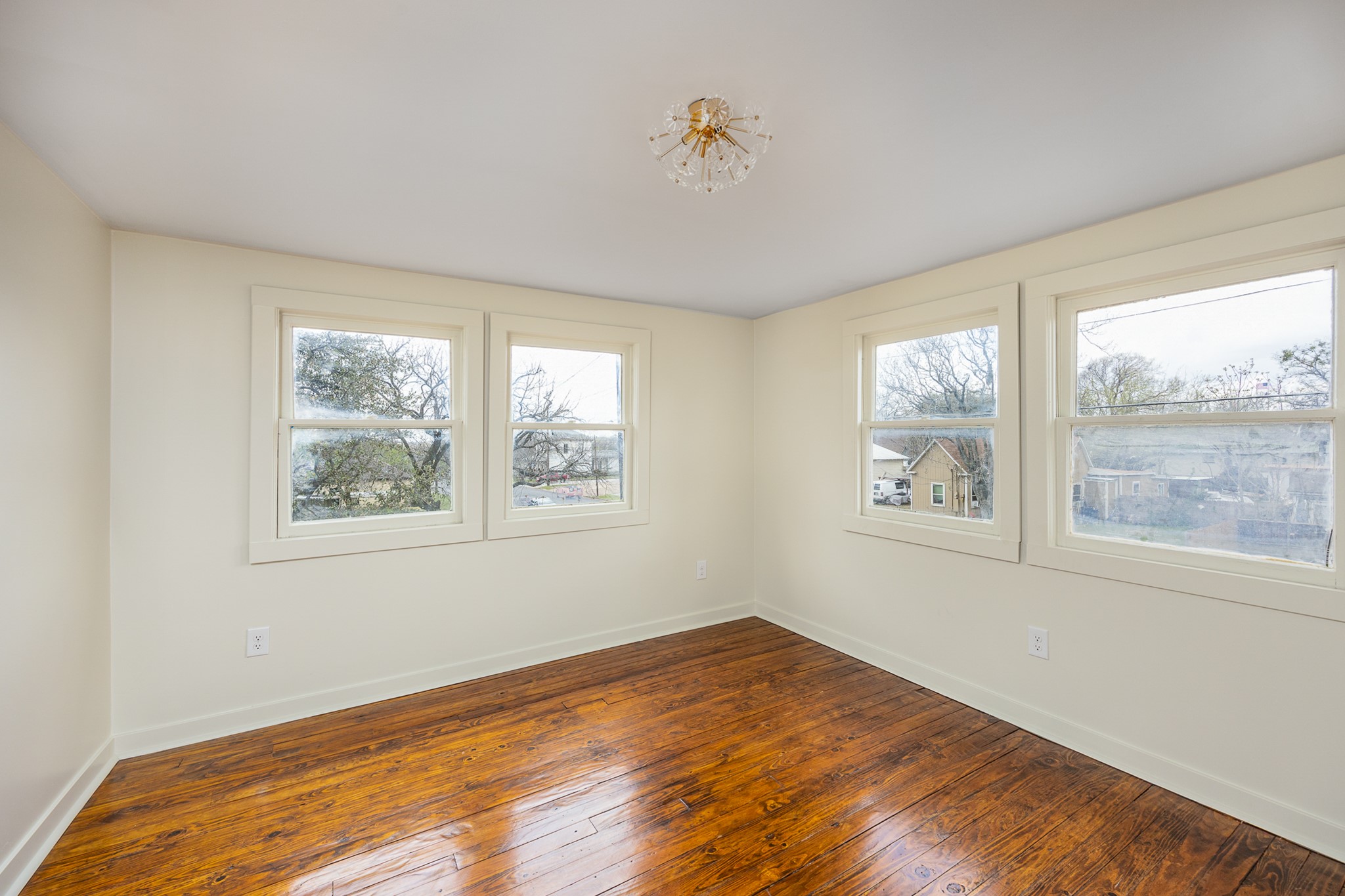 202 Throckmorton